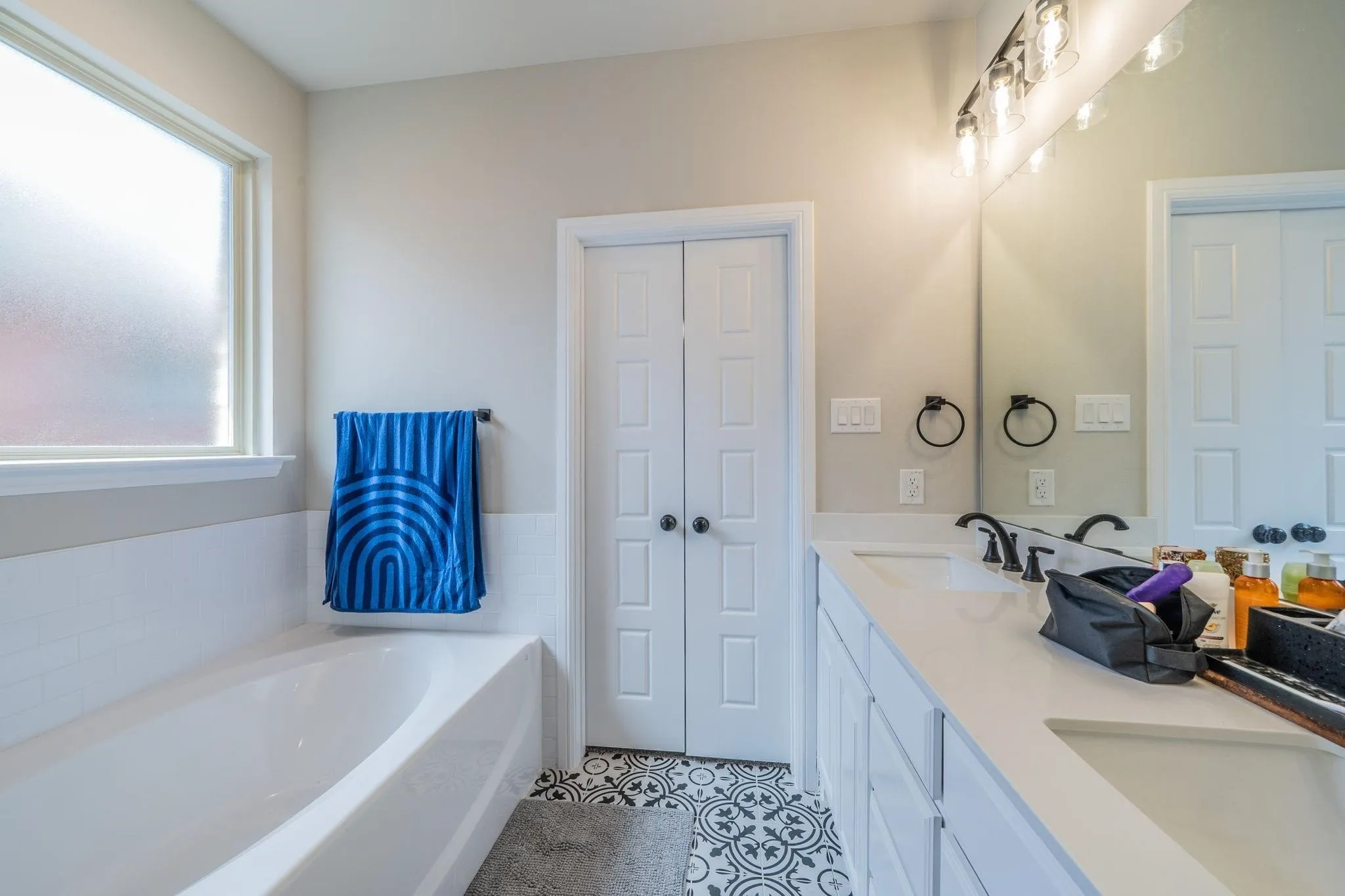 Single Family Residence For Rent in Johnson County , 1057 Nighthawk Trail, Alvarado, Texas 76009, 3 Bedroom, 2 Bathroom, 2 Garage spaces, 1,803 Sqft, built in 2024, mls#21375044, Real Estate Agent in Alvarado, Homes For Rent in Johnson county, Homes For Rent in Alvarado, Realtor in Alvarado Texas, Real Estate Brokerage Independent Realty Texas, Luminita Cordes Realtor