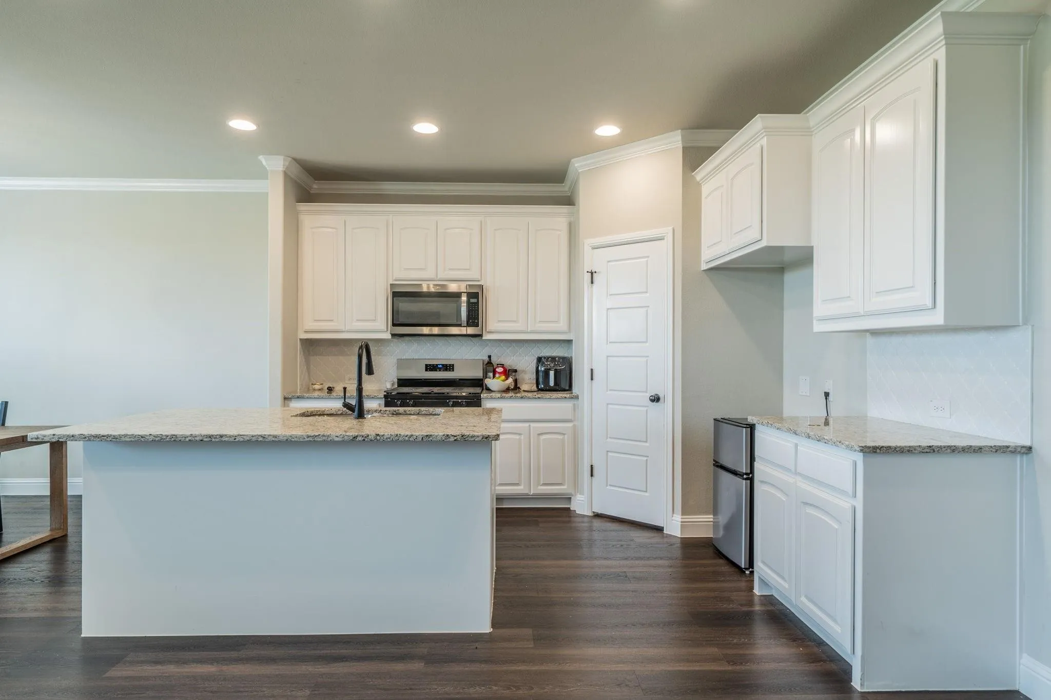 Single Family Residence For Rent in Johnson County , 1057 Nighthawk Trail, Alvarado, Texas 76009, 3 Bedroom, 2 Bathroom, 2 Garage spaces, 1,803 Sqft, built in 2024, mls#21375044, Real Estate Agent in Alvarado, Homes For Rent in Johnson county, Homes For Rent in Alvarado, Realtor in Alvarado Texas, Real Estate Brokerage Independent Realty Texas, Luminita Cordes Realtor