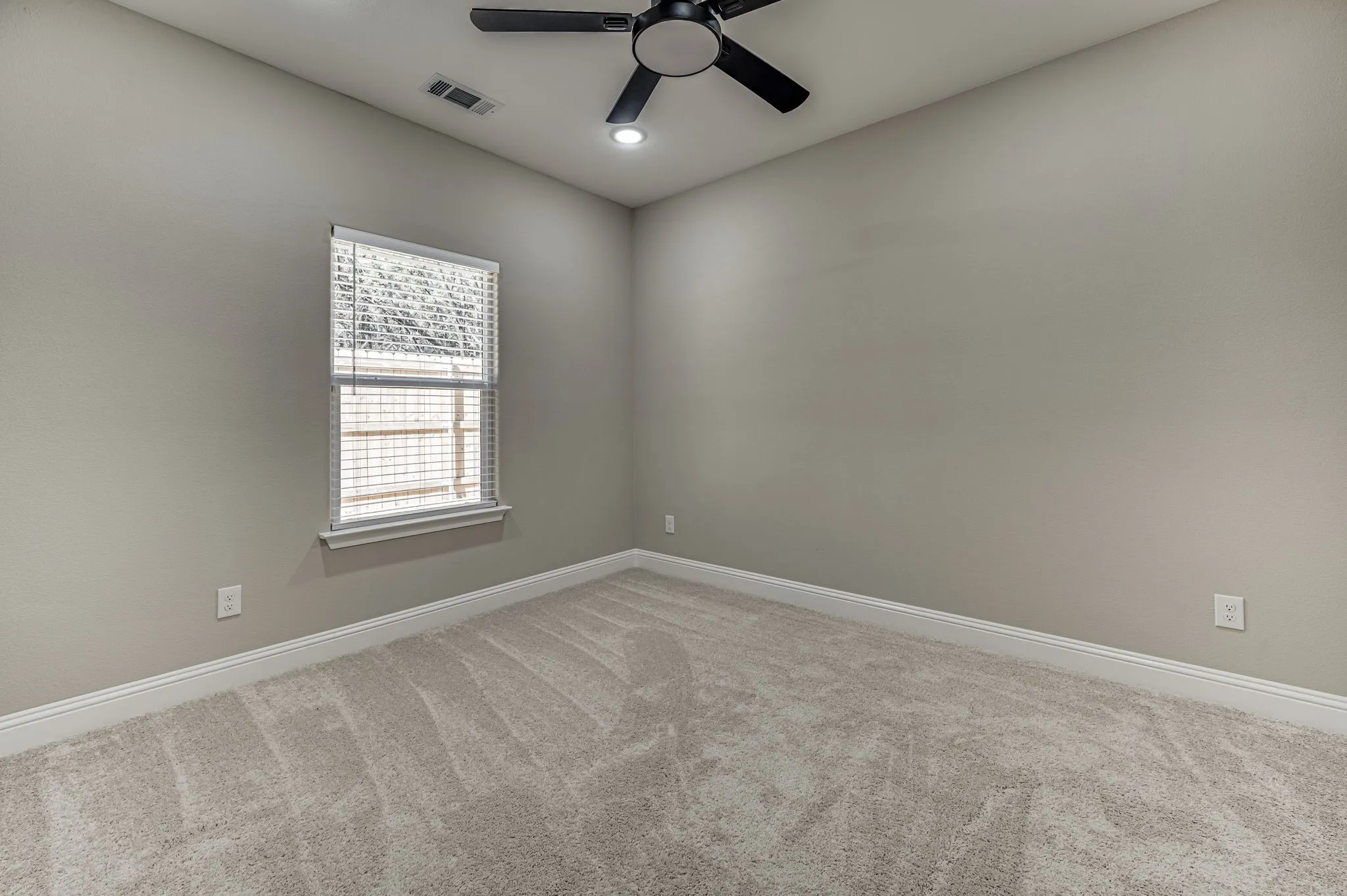 Secondary bedroom