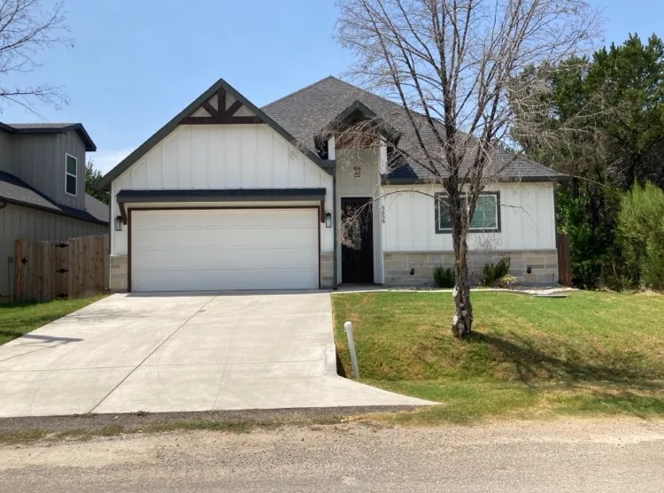 Single Family Residence For Sale in Hood County , 5858 Black Pine Circle, Granbury, Texas 76048, 3 Bedroom, 2 Bathroom, 2 Garage spaces, 1,505 Sqft, built in 2024, mls#21375042, Real Estate Agent in Granbury, Homes For Sale in Hood county, Homes For Sale in Granbury, Realtor in Granbury Texas, Real Estate Brokerage Independent Realty Texas, Luminita Cordes Realtor