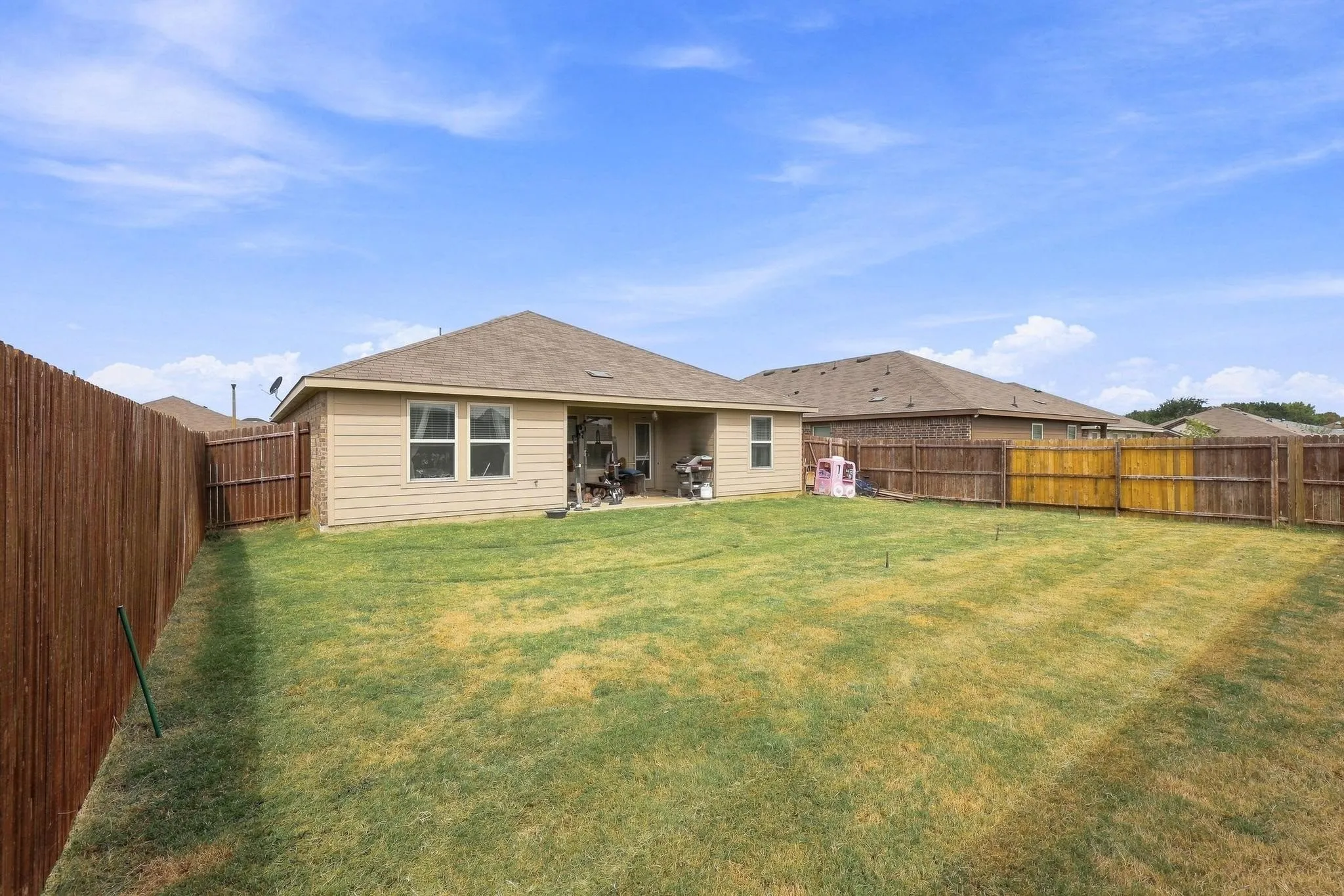 Single Family Residence For Sale in Denton County , 2908 Royal Acres, Denton, Texas 76209, 4 Bedroom, 2 Bathroom, 2 Garage spaces, 1,701 Sqft, built in 2021, mls#21373983, Real Estate Agent in Denton, Homes For Sale in Denton county, Homes For Sale in Denton, Realtor in Denton Texas, Real Estate Brokerage Independent Realty Texas, Luminita Cordes Realtor