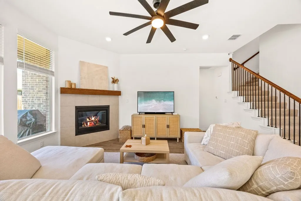 Single Family Residence For Sale in Collin County , 3320 Prairie Place, Mc Kinney, Texas 75071, 4 Bedroom, 4 Bathroom, 2 Garage spaces, 2,506 Sqft, built in 2021, mls#21369764, Real Estate Agent in Mc Kinney, Homes For Sale in Collin county, Homes For Sale in Mc Kinney, Realtor in Mc Kinney Texas, Real Estate Brokerage Independent Realty Texas, Luminita Cordes Realtor