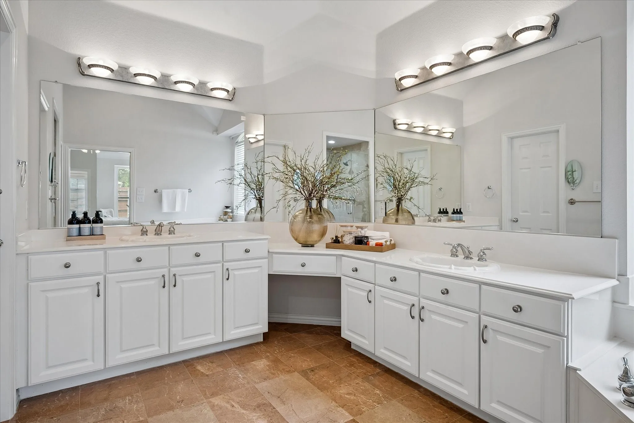 Single Family Residence For Sale in Collin County , 2209 Windy Ridge Court, Plano, Texas 75025, 5 Bedroom, 5 Bathroom, 2 Garage spaces, 3,698 Sqft, built in 1999, mls#21375053, Real Estate Agent in Plano, Homes For Sale in Collin county, Homes For Sale in Plano, Realtor in Plano Texas, Real Estate Brokerage Independent Realty Texas, Luminita Cordes Realtor