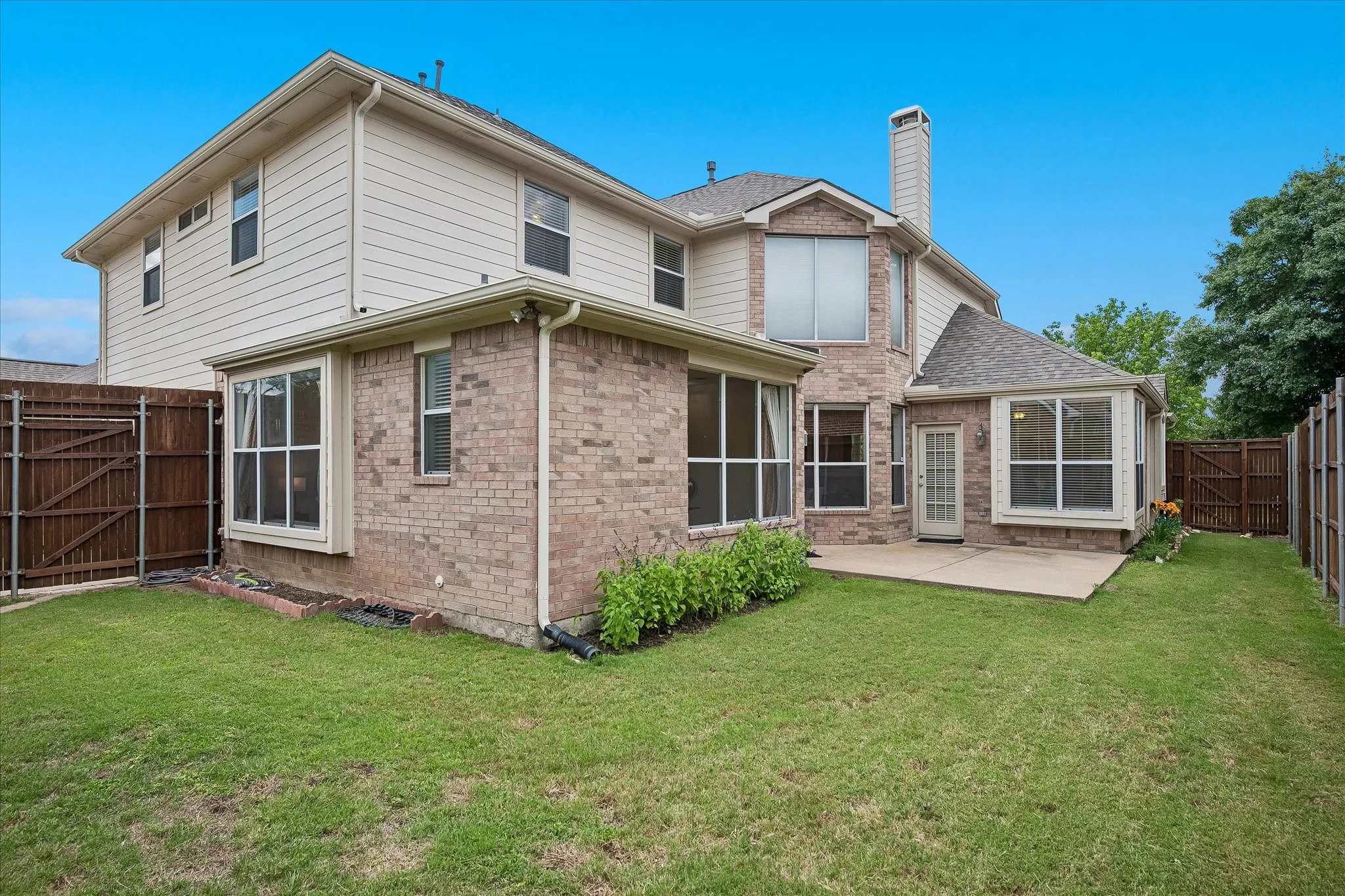 Single Family Residence For Sale in Collin County , 2209 Windy Ridge Court, Plano, Texas 75025, 5 Bedroom, 5 Bathroom, 2 Garage spaces, 3,698 Sqft, built in 1999, mls#21375053, Real Estate Agent in Plano, Homes For Sale in Collin county, Homes For Sale in Plano, Realtor in Plano Texas, Real Estate Brokerage Independent Realty Texas, Luminita Cordes Realtor