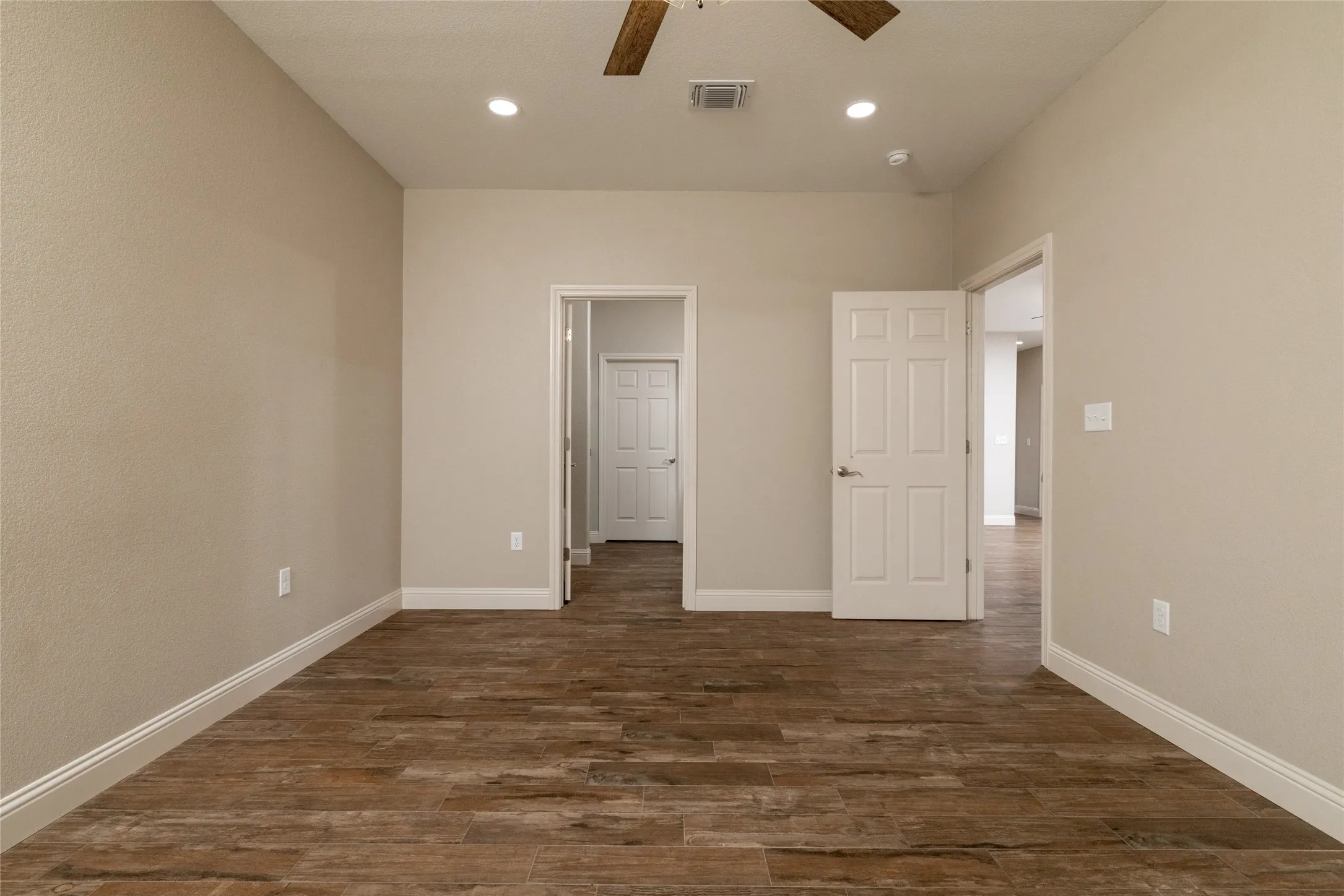 Single Family Residence For Rent in Parker County , 405 Titus Drive, Springtown, Texas 76082, 3 Bedroom, 3 Bathroom, 2 Garage spaces, 1,648 Sqft, built in 2022, mls#21375009, Real Estate Agent in Springtown, Homes For Rent in Parker county, Homes For Rent in Springtown, Realtor in Springtown Texas, Real Estate Brokerage Independent Realty Texas, Luminita Cordes Realtor