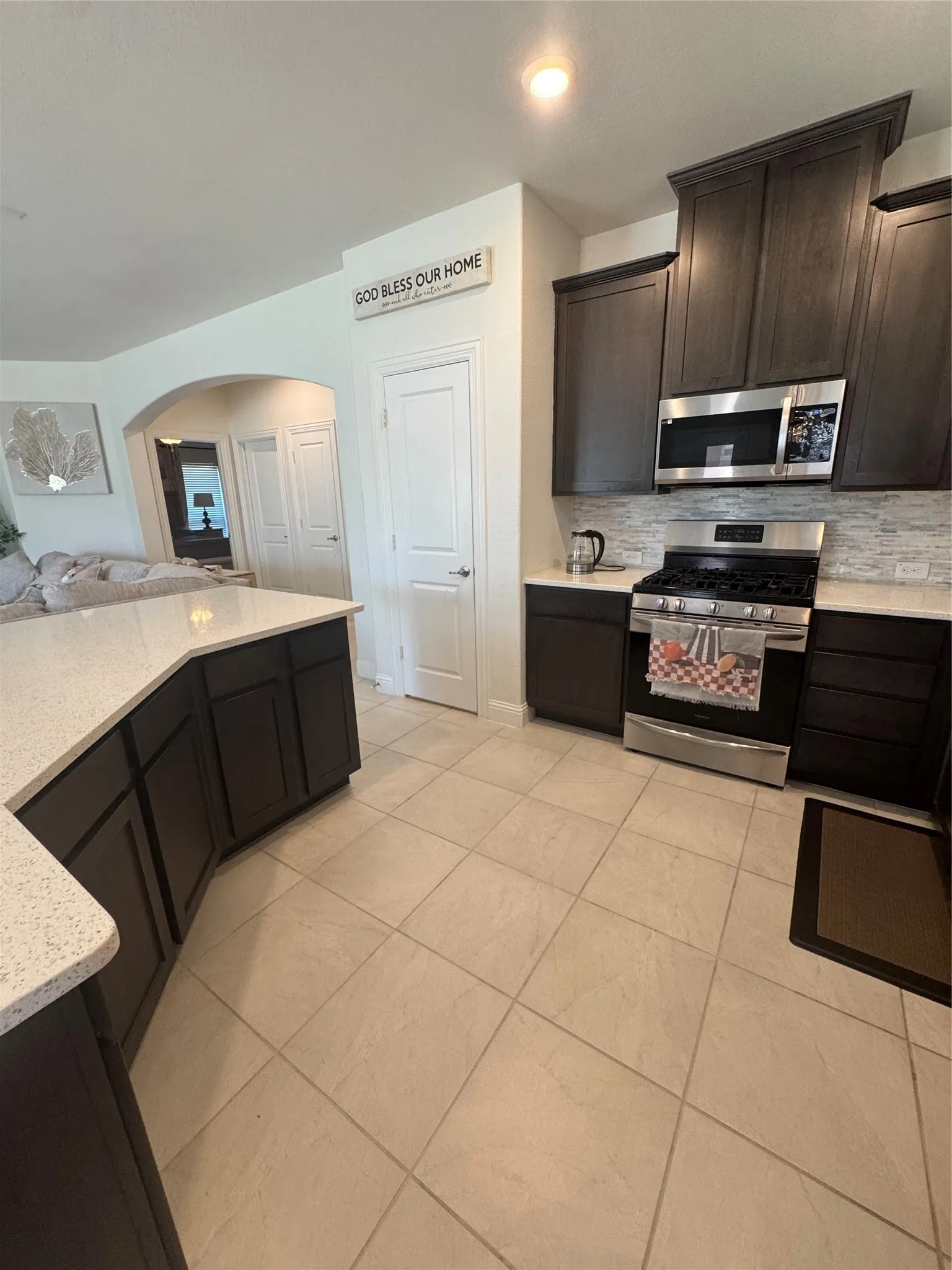 Single Family Residence For Rent in Denton County , 10920 Blaze Street, Aubrey, Texas 76227, 3 Bedroom, 2 Bathroom, 2 Garage spaces, 1,691 Sqft, built in 2018, mls#21374532, Real Estate Agent in Aubrey, Homes For Rent in Denton county, Homes For Rent in Aubrey, Realtor in Aubrey Texas, Real Estate Brokerage Independent Realty Texas, Luminita Cordes Realtor