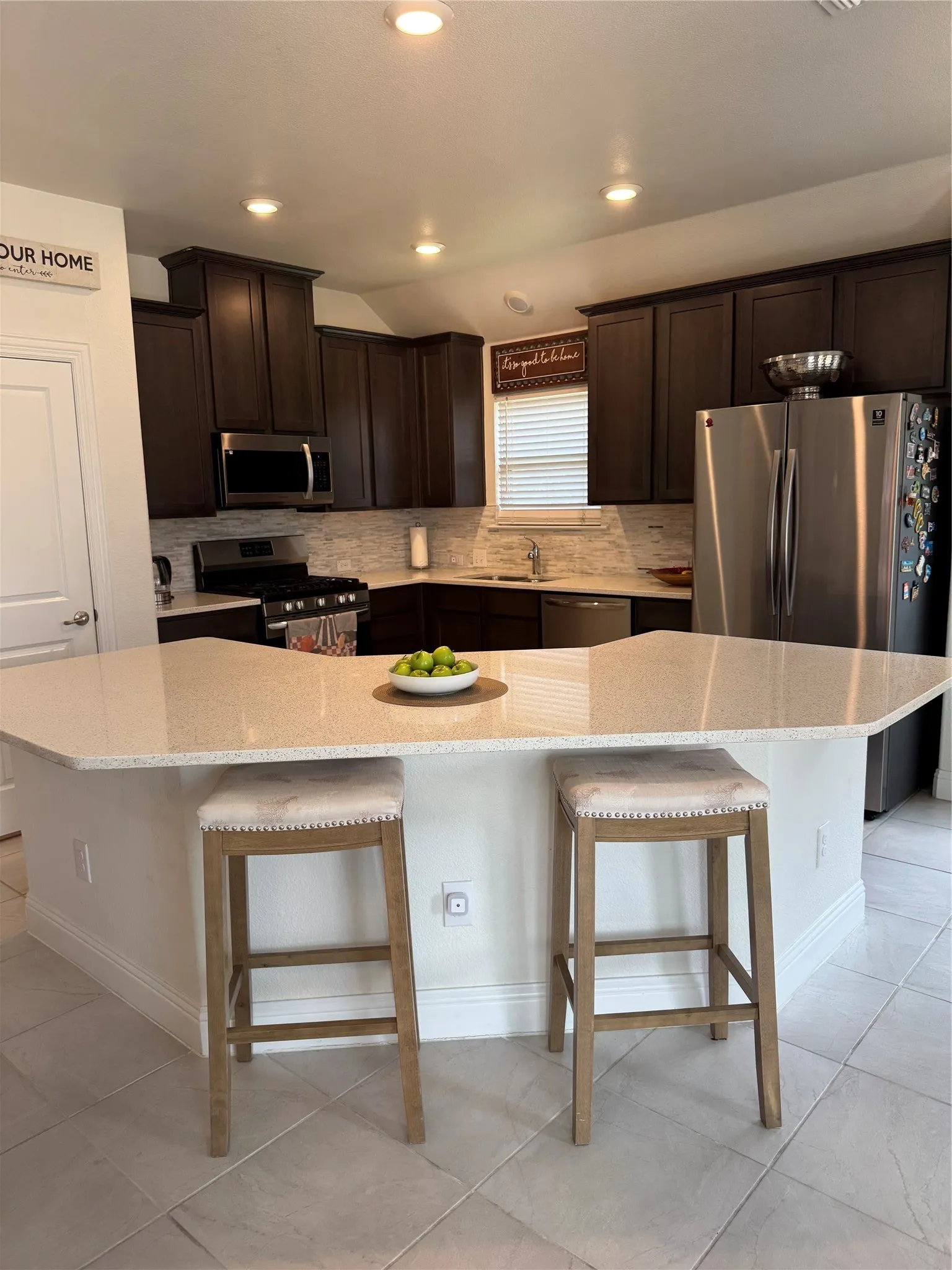 Single Family Residence For Rent in Denton County , 10920 Blaze Street, Aubrey, Texas 76227, 3 Bedroom, 2 Bathroom, 2 Garage spaces, 1,691 Sqft, built in 2018, mls#21374532, Real Estate Agent in Aubrey, Homes For Rent in Denton county, Homes For Rent in Aubrey, Realtor in Aubrey Texas, Real Estate Brokerage Independent Realty Texas, Luminita Cordes Realtor