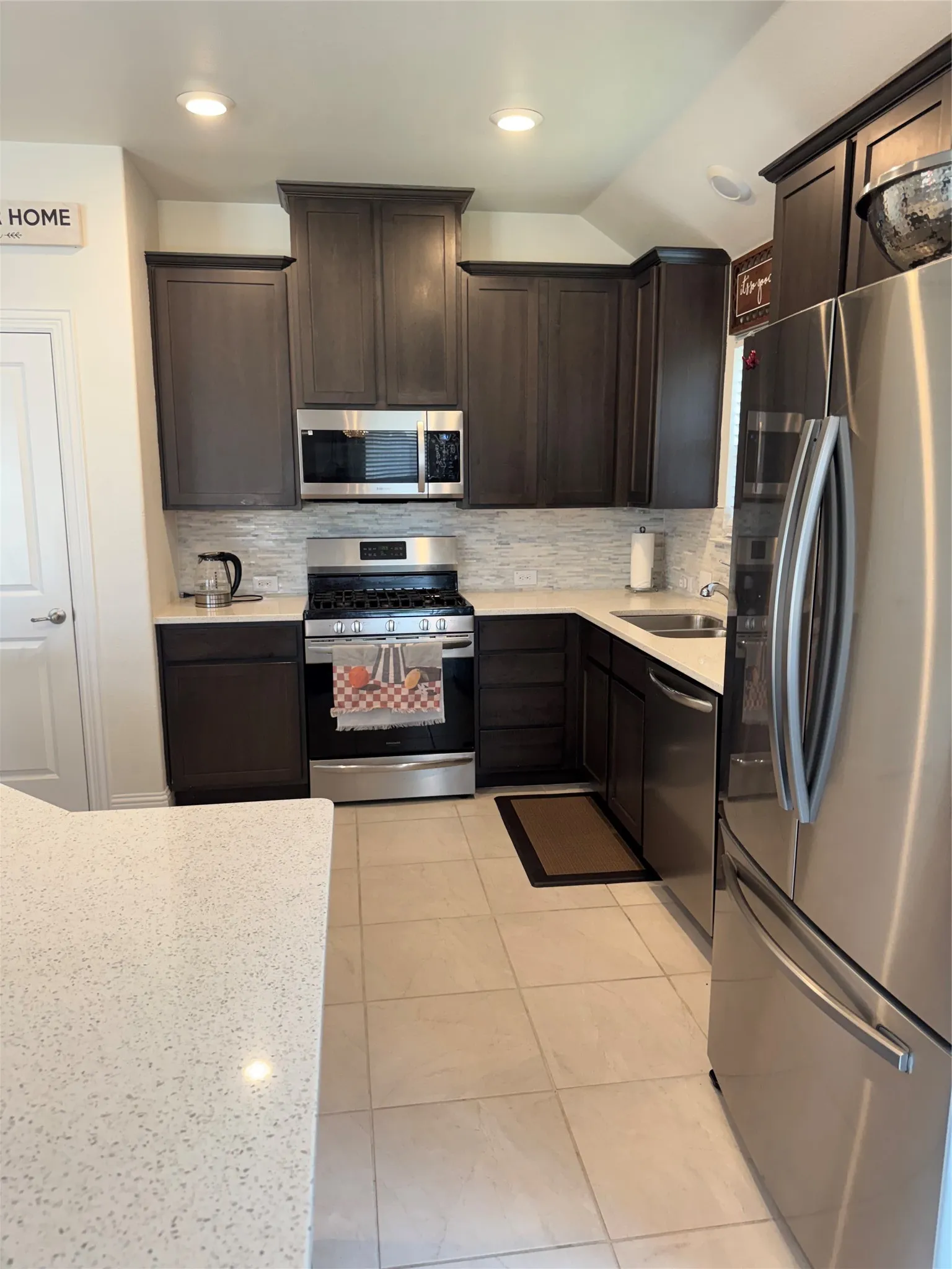 Single Family Residence For Rent in Denton County , 10920 Blaze Street, Aubrey, Texas 76227, 3 Bedroom, 2 Bathroom, 2 Garage spaces, 1,691 Sqft, built in 2018, mls#21374532, Real Estate Agent in Aubrey, Homes For Rent in Denton county, Homes For Rent in Aubrey, Realtor in Aubrey Texas, Real Estate Brokerage Independent Realty Texas, Luminita Cordes Realtor
