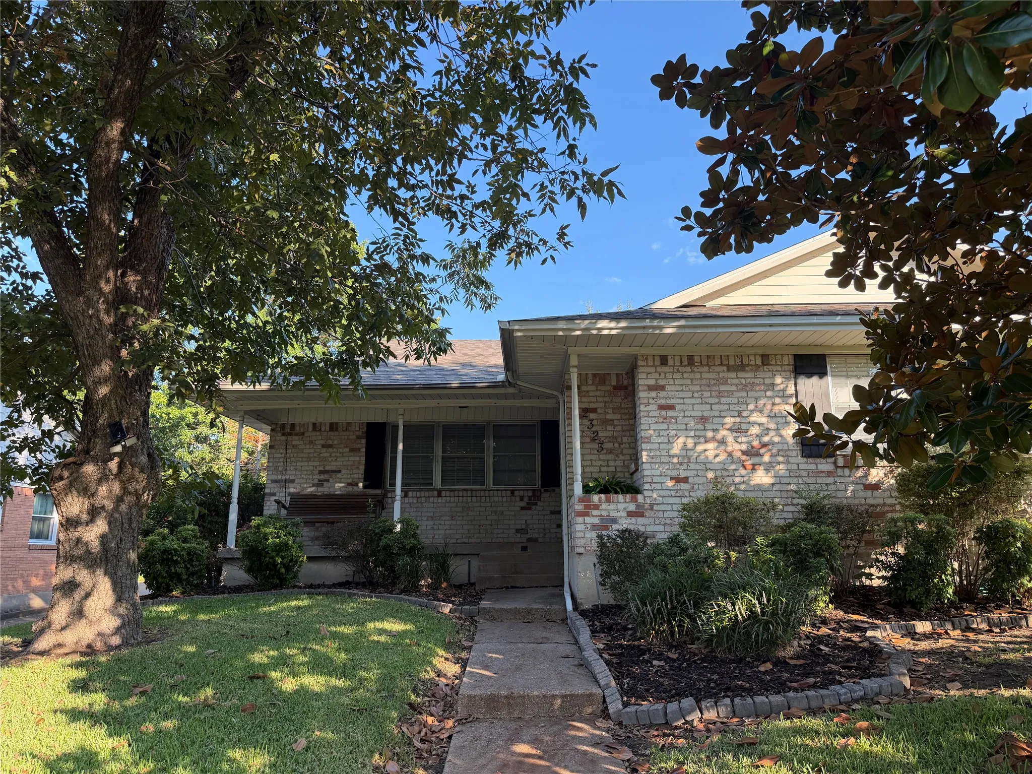 Single Family Residence For Rent in Dallas County , 2323 Springhill Drive, Dallas, Texas 75228, 3 Bedroom, 2 Bathroom, 2 Garage spaces, 1,783 Sqft, built in 1960, mls#21375047, Real Estate Agent in Dallas, Homes For Rent in Dallas county, Homes For Rent in Dallas, Realtor in Dallas Texas, Real Estate Brokerage Independent Realty Texas, Luminita Cordes Realtor