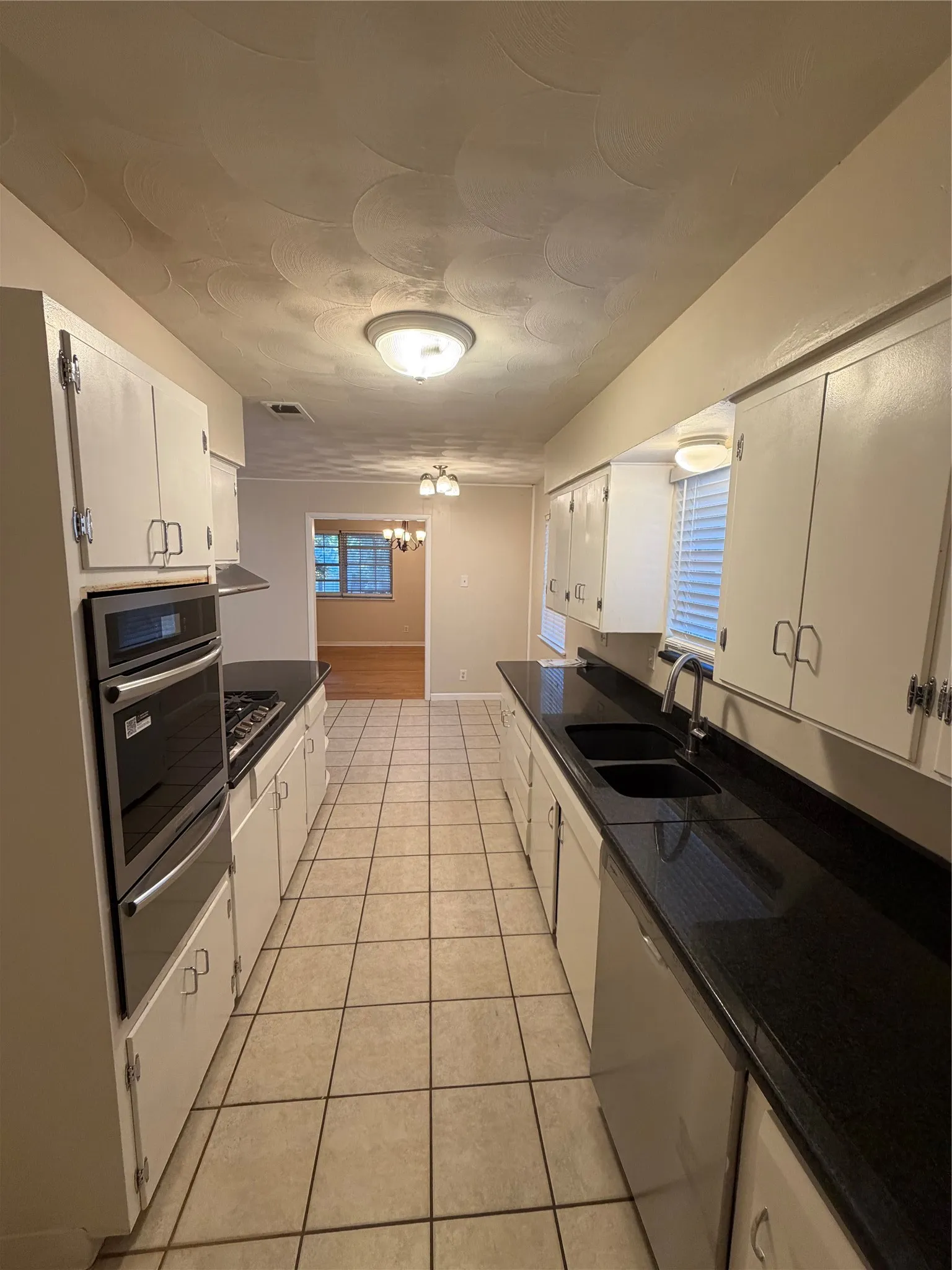 Single Family Residence For Rent in Dallas County , 2323 Springhill Drive, Dallas, Texas 75228, 3 Bedroom, 2 Bathroom, 2 Garage spaces, 1,783 Sqft, built in 1960, mls#21375047, Real Estate Agent in Dallas, Homes For Rent in Dallas county, Homes For Rent in Dallas, Realtor in Dallas Texas, Real Estate Brokerage Independent Realty Texas, Luminita Cordes Realtor