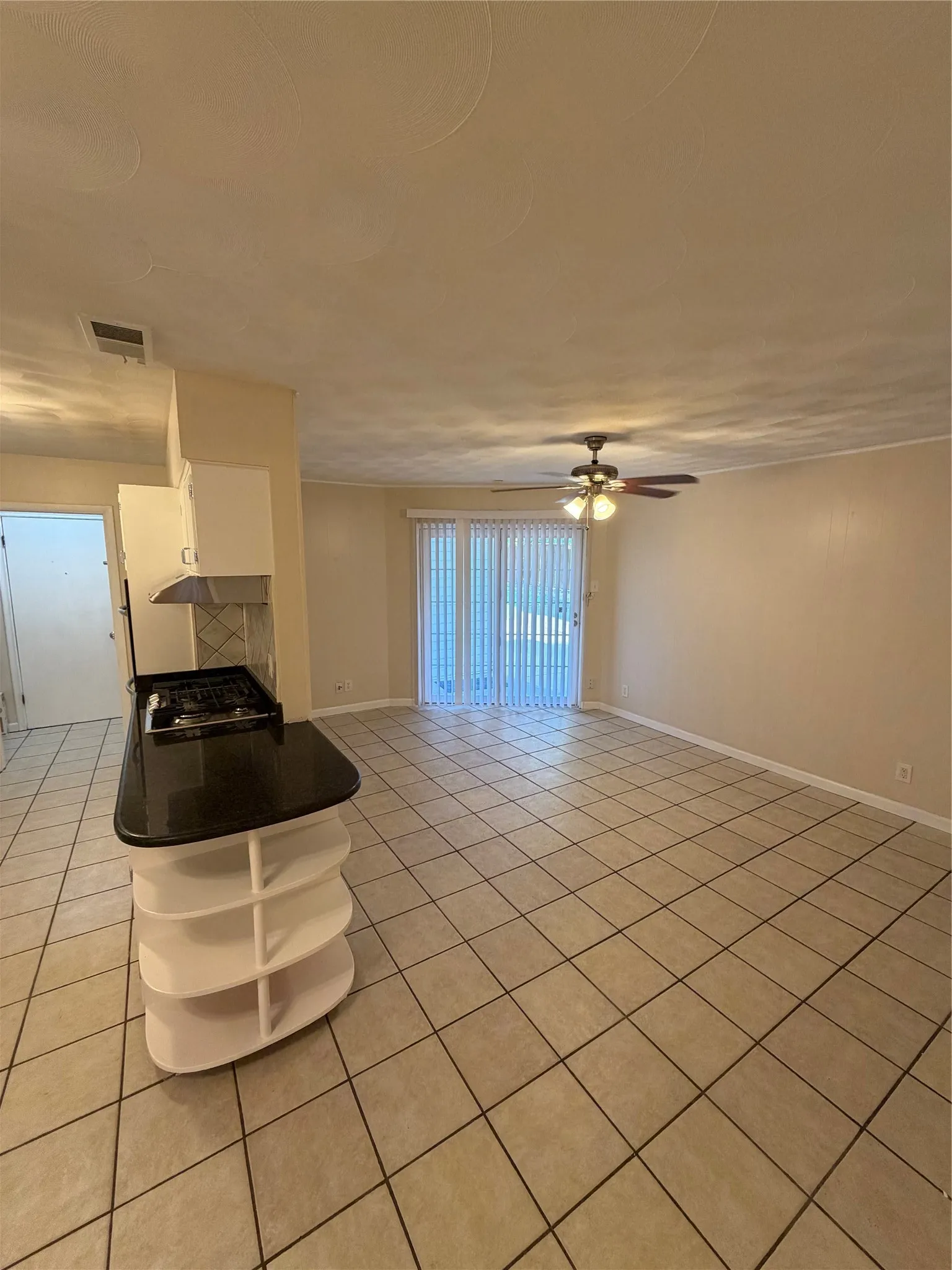 Single Family Residence For Rent in Dallas County , 2323 Springhill Drive, Dallas, Texas 75228, 3 Bedroom, 2 Bathroom, 2 Garage spaces, 1,783 Sqft, built in 1960, mls#21375047, Real Estate Agent in Dallas, Homes For Rent in Dallas county, Homes For Rent in Dallas, Realtor in Dallas Texas, Real Estate Brokerage Independent Realty Texas, Luminita Cordes Realtor