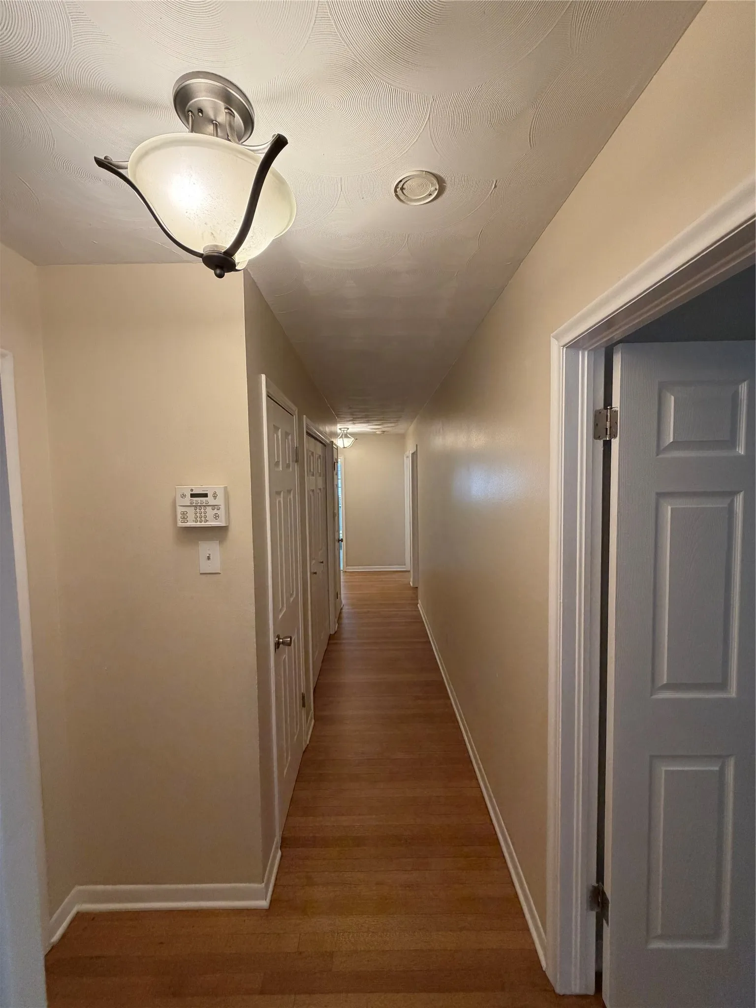 Single Family Residence For Rent in Dallas County , 2323 Springhill Drive, Dallas, Texas 75228, 3 Bedroom, 2 Bathroom, 2 Garage spaces, 1,783 Sqft, built in 1960, mls#21375047, Real Estate Agent in Dallas, Homes For Rent in Dallas county, Homes For Rent in Dallas, Realtor in Dallas Texas, Real Estate Brokerage Independent Realty Texas, Luminita Cordes Realtor
