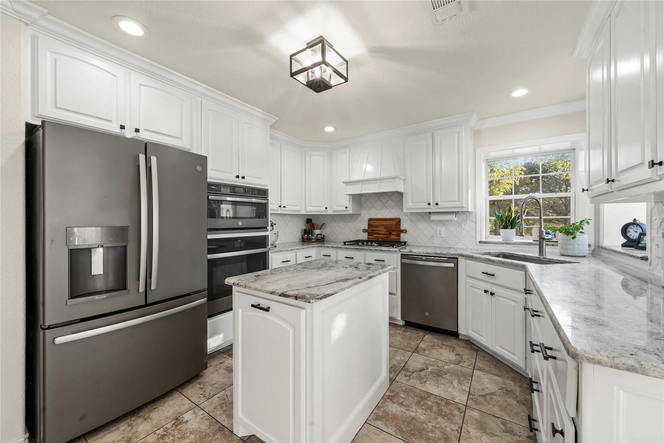 Single Family Residence For Sale in Mc Lennan County , 700 Lost Hunters, China Spring, Texas 76633, 4 Bedroom, 3 Bathroom, 2 Garage spaces, 2,348 Sqft, built in 2005, mls#21374198, Real Estate Agent in China Spring, Homes For Sale in Mc Lennan county, Homes For Sale in China Spring, Realtor in China Spring Texas, Real Estate Brokerage Independent Realty Texas, Luminita Cordes Realtor