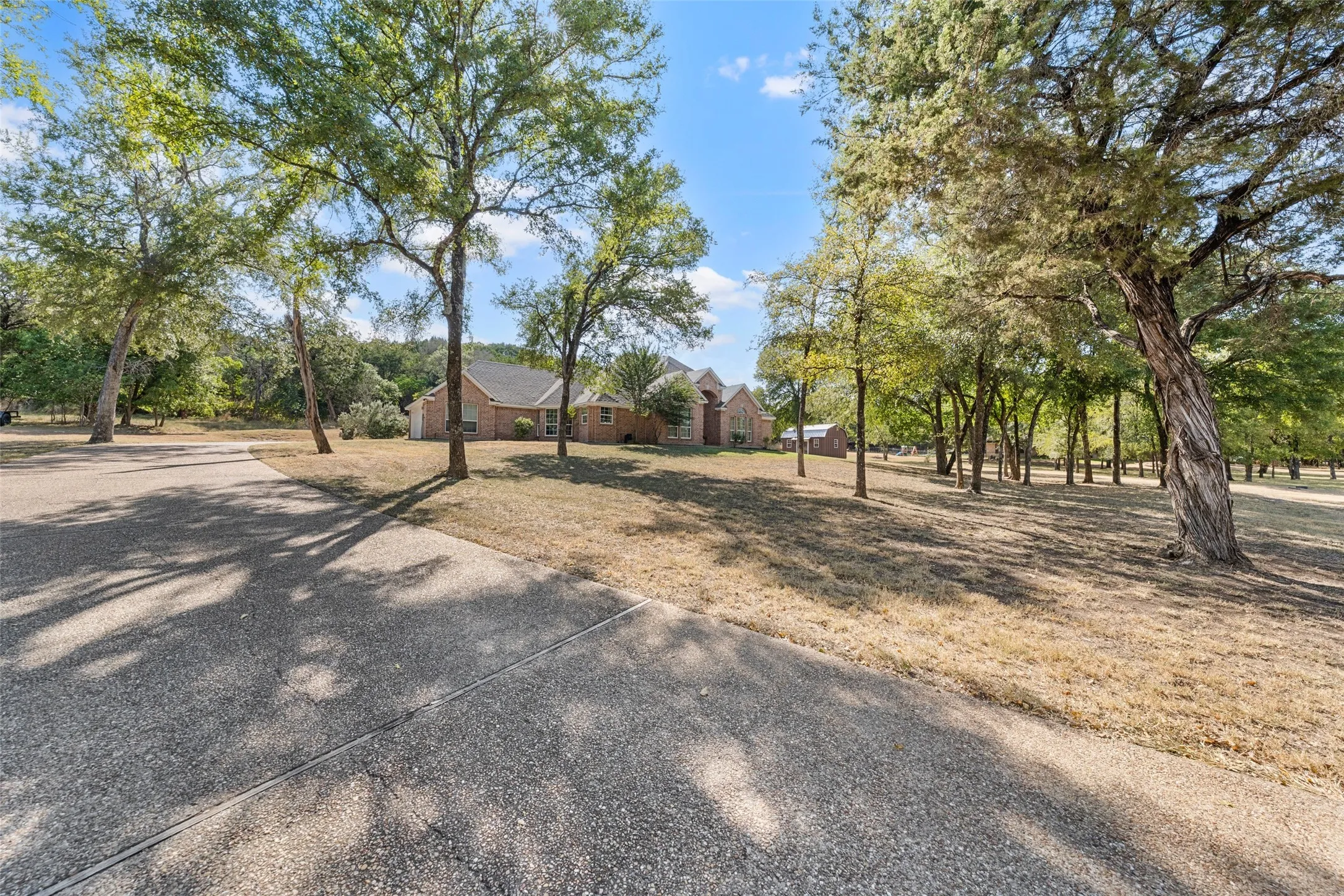Single Family Residence For Sale in Mc Lennan County , 700 Lost Hunters, China Spring, Texas 76633, 4 Bedroom, 3 Bathroom, 2 Garage spaces, 2,348 Sqft, built in 2005, mls#21374198, Real Estate Agent in China Spring, Homes For Sale in Mc Lennan county, Homes For Sale in China Spring, Realtor in China Spring Texas, Real Estate Brokerage Independent Realty Texas, Luminita Cordes Realtor