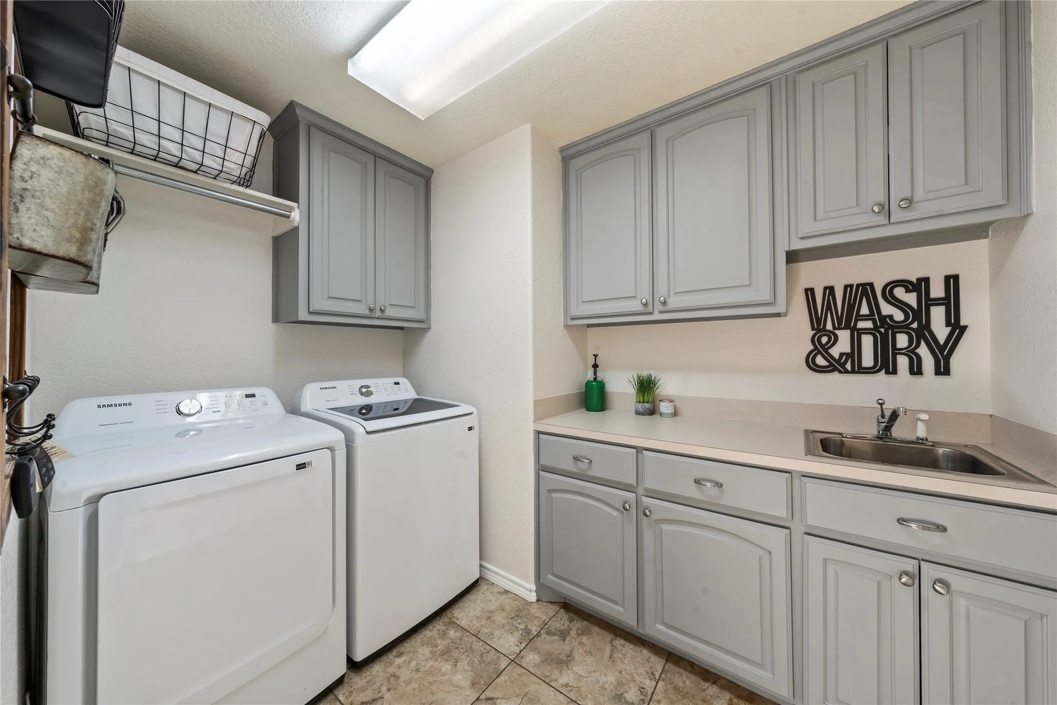 Single Family Residence For Sale in Mc Lennan County , 700 Lost Hunters, China Spring, Texas 76633, 4 Bedroom, 3 Bathroom, 2 Garage spaces, 2,348 Sqft, built in 2005, mls#21374198, Real Estate Agent in China Spring, Homes For Sale in Mc Lennan county, Homes For Sale in China Spring, Realtor in China Spring Texas, Real Estate Brokerage Independent Realty Texas, Luminita Cordes Realtor