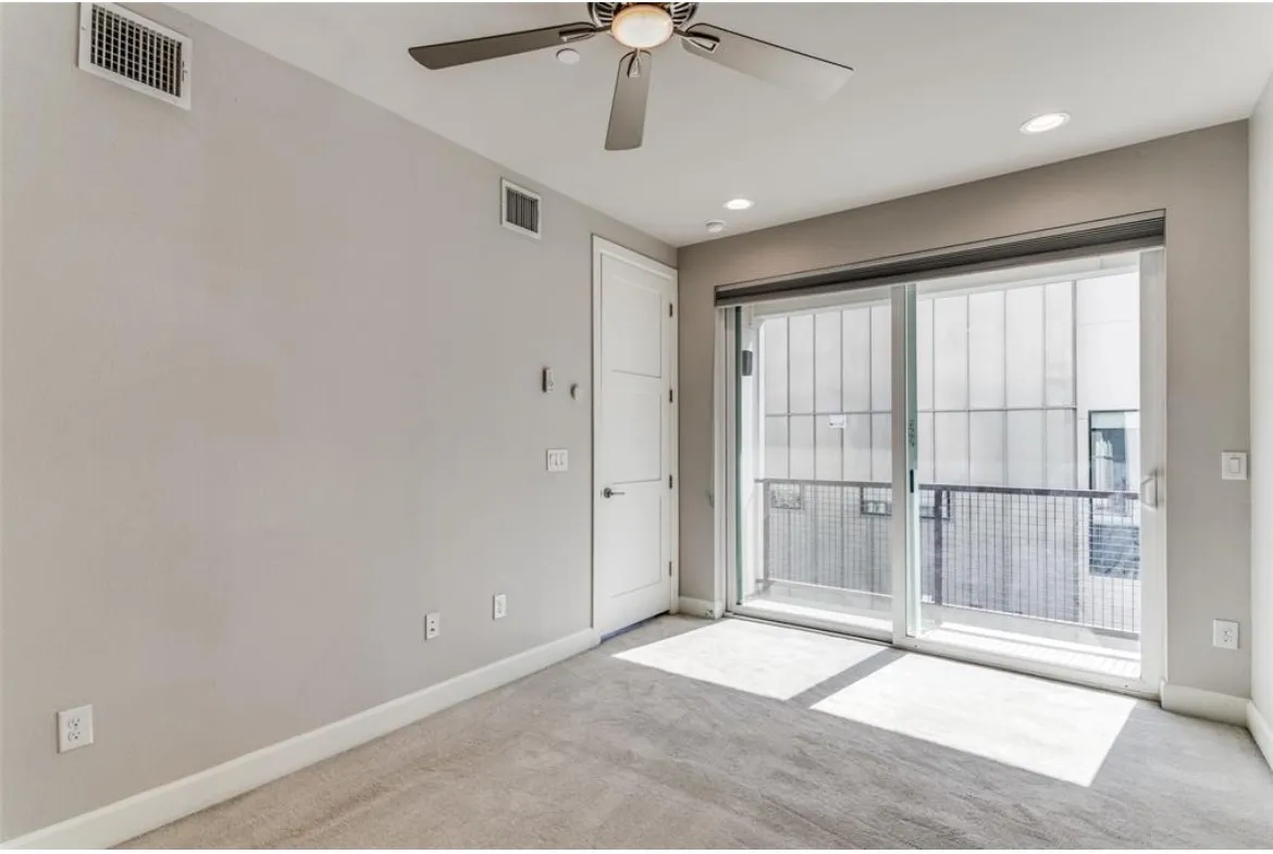 Townhouse For Rent in Dallas County , 2016 N Fitzhugh Avenue 104, Dallas, Texas 75204, 2 Bedroom, 3 Bathroom, 2 Garage spaces, 1,528 Sqft, built in 2017, mls#21375056, Real Estate Agent in Dallas, Homes For Rent in Dallas county, Homes For Rent in Dallas, Realtor in Dallas Texas, Real Estate Brokerage Independent Realty Texas, Luminita Cordes Realtor