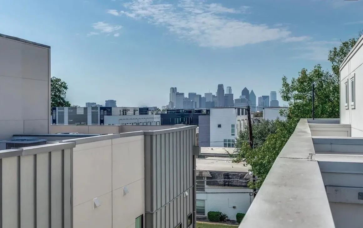 Townhouse For Rent in Dallas County , 2016 N Fitzhugh Avenue 104, Dallas, Texas 75204, 2 Bedroom, 3 Bathroom, 2 Garage spaces, 1,528 Sqft, built in 2017, mls#21375056, Real Estate Agent in Dallas, Homes For Rent in Dallas county, Homes For Rent in Dallas, Realtor in Dallas Texas, Real Estate Brokerage Independent Realty Texas, Luminita Cordes Realtor