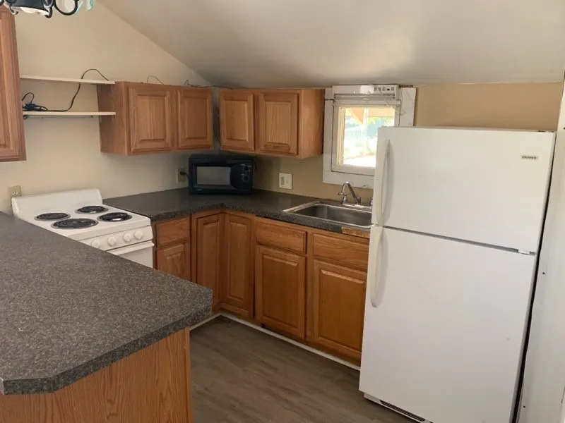Apartment For Rent in Taylor County , 1174 Vine Gar, Abilene, Texas 79602, 1 Bedroom, 1 Bathroom, 1 Garage spaces, 360 Sqft, built in 1938, mls#21375078, Real Estate Agent in Abilene, Homes For Rent in Taylor county, Homes For Rent in Abilene, Realtor in Abilene Texas, Real Estate Brokerage Independent Realty Texas, Luminita Cordes Realtor