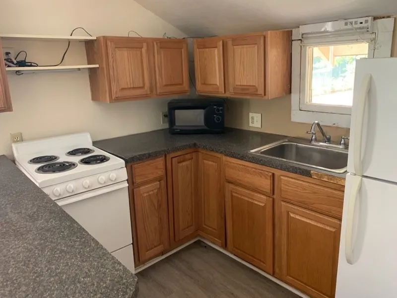 Apartment For Rent in Taylor County , 1174 Vine Gar, Abilene, Texas 79602, 1 Bedroom, 1 Bathroom, 1 Garage spaces, 360 Sqft, built in 1938, mls#21375078, Real Estate Agent in Abilene, Homes For Rent in Taylor county, Homes For Rent in Abilene, Realtor in Abilene Texas, Real Estate Brokerage Independent Realty Texas, Luminita Cordes Realtor