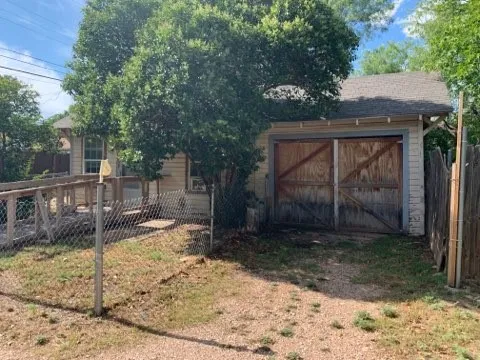 Apartment For Rent in Taylor County , 1174 Vine Gar, Abilene, Texas 79602, 1 Bedroom, 1 Bathroom, 1 Garage spaces, 360 Sqft, built in 1938, mls#21375078, Real Estate Agent in Abilene, Homes For Rent in Taylor county, Homes For Rent in Abilene, Realtor in Abilene Texas, Real Estate Brokerage Independent Realty Texas, Luminita Cordes Realtor