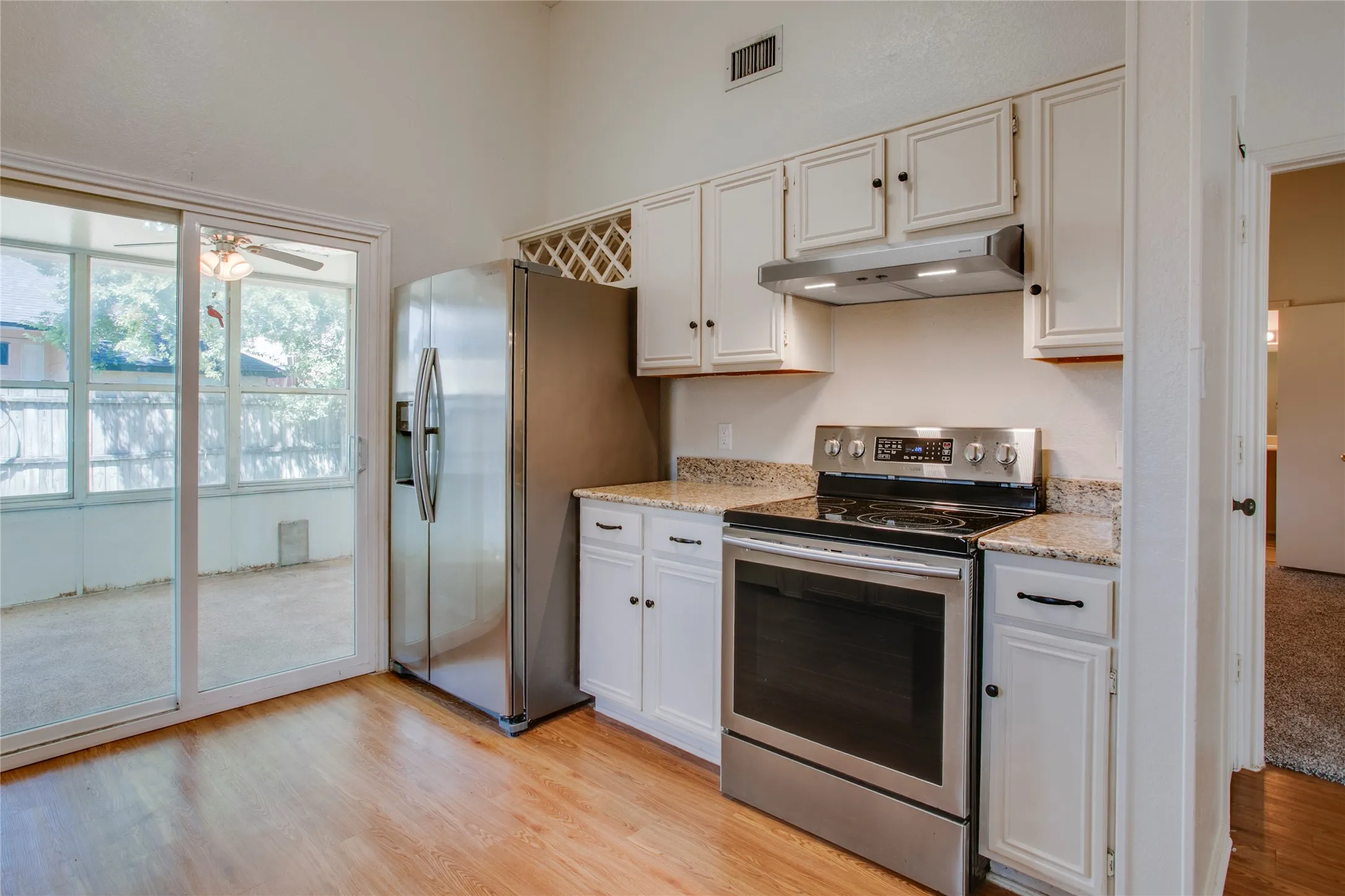 Single Family Residence For Sale in Dallas County , 1114 Brewer Drive, Cedar Hill, Texas 75104, 3 Bedroom, 2 Bathroom, 2 Garage spaces, 1,482 Sqft, built in 1987, mls#21371172, Real Estate Agent in Cedar Hill, Homes For Sale in Dallas county, Homes For Sale in Cedar Hill, Realtor in Cedar Hill Texas, Real Estate Brokerage Independent Realty Texas, Luminita Cordes Realtor
