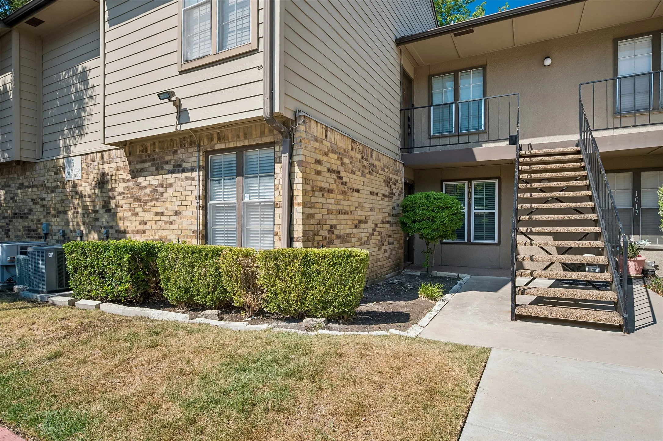Convenient first floor condo