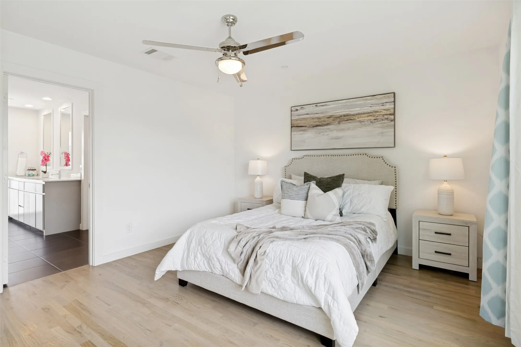3rd Floor: Primary bedroom