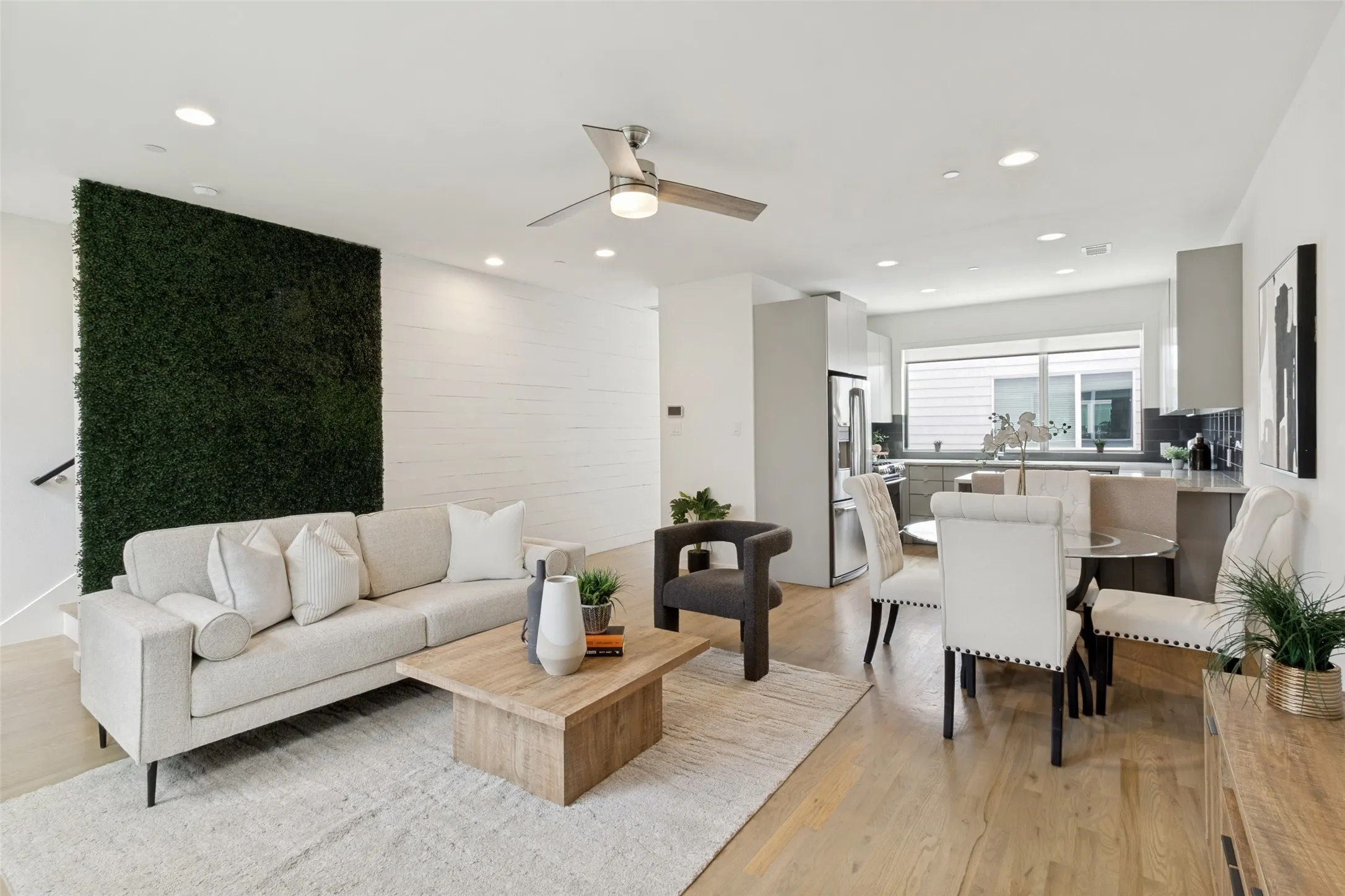 Condominium For Sale in Dallas County , 1430 Grigsby Avenue 104, Dallas, Texas 75204, 2 Bedroom, 3 Bathroom, 2 Garage spaces, 1,596 Sqft, built in 2017, mls#21373843, Real Estate Agent in Dallas, Homes For Sale in Dallas county, Homes For Sale in Dallas, Realtor in Dallas Texas, Real Estate Brokerage Independent Realty Texas, Luminita Cordes Realtor