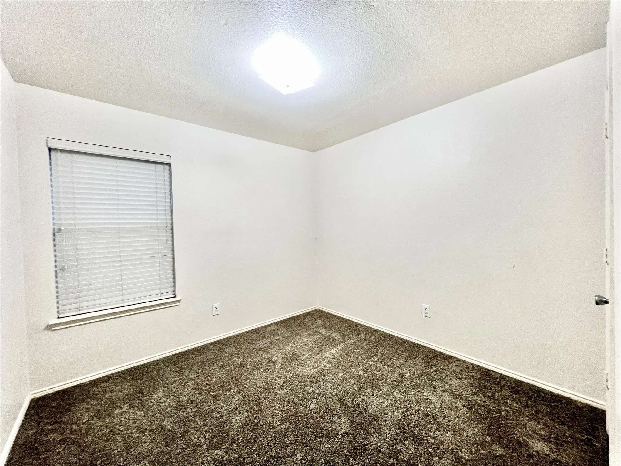 Single Family Residence For Sale in Dallas County , 1128 Jamie Drive, Grand Prairie, Texas 75052, 3 Bedroom, 3 Bathroom, 2 Garage spaces, 1,607 Sqft, built in 2005, mls#21375099, Real Estate Agent in Grand Prairie, Homes For Sale in Dallas county, Homes For Sale in Grand Prairie, Realtor in Grand Prairie Texas, Real Estate Brokerage Independent Realty Texas, Luminita Cordes Realtor