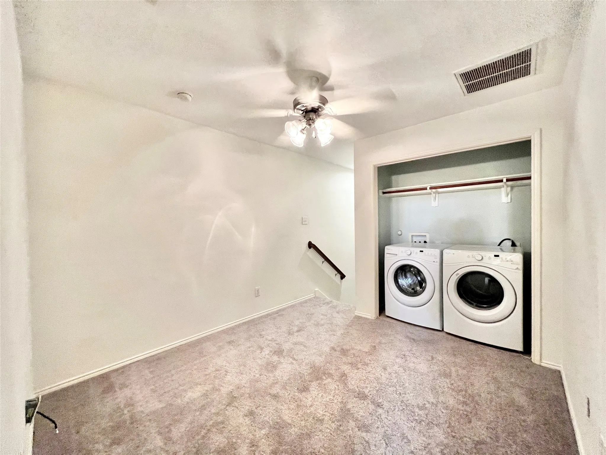 Single Family Residence For Sale in Dallas County , 1128 Jamie Drive, Grand Prairie, Texas 75052, 3 Bedroom, 3 Bathroom, 2 Garage spaces, 1,607 Sqft, built in 2005, mls#21375099, Real Estate Agent in Grand Prairie, Homes For Sale in Dallas county, Homes For Sale in Grand Prairie, Realtor in Grand Prairie Texas, Real Estate Brokerage Independent Realty Texas, Luminita Cordes Realtor