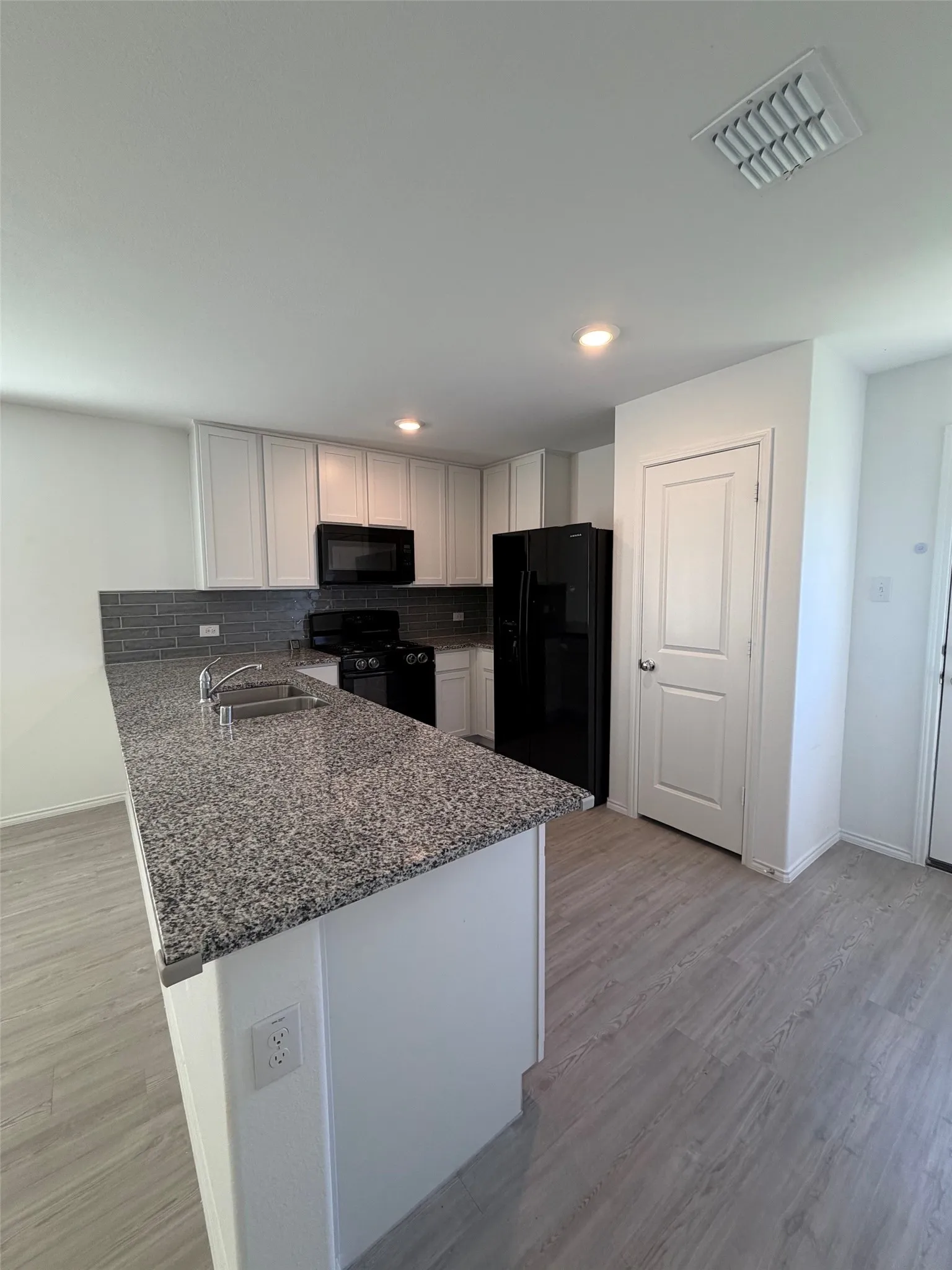 Single Family Residence For Rent in Wise County , 11719 Bone Spring Drive, Rhome, Texas 76078, 3 Bedroom, 2 Bathroom, 2 Garage spaces, 1,411 Sqft, built in 2024, mls#21375106, Real Estate Agent in Rhome, Homes For Rent in Wise county, Homes For Rent in Rhome, Realtor in Rhome Texas, Real Estate Brokerage Independent Realty Texas, Luminita Cordes Realtor