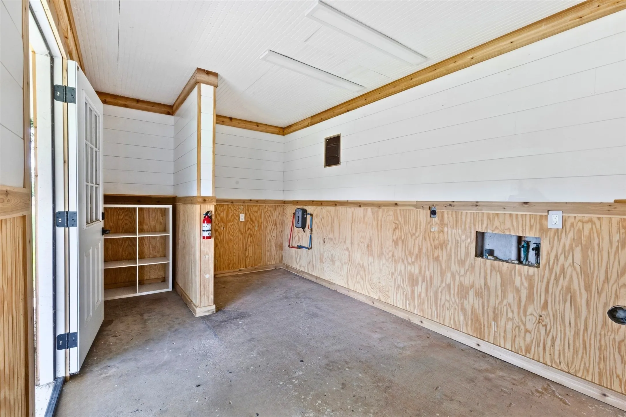 Single Family Residence For Sale in Fannin County , 5772 N State Highway 78, Bonham, Texas 75418, 3 Bedroom, 1 Bathroom, Garage spaces, 1,495 Sqft, built in 1967, mls#21375114, Real Estate Agent in Bonham, Homes For Sale in Fannin county, Homes For Sale in Bonham, Realtor in Bonham Texas, Real Estate Brokerage Independent Realty Texas, Luminita Cordes Realtor