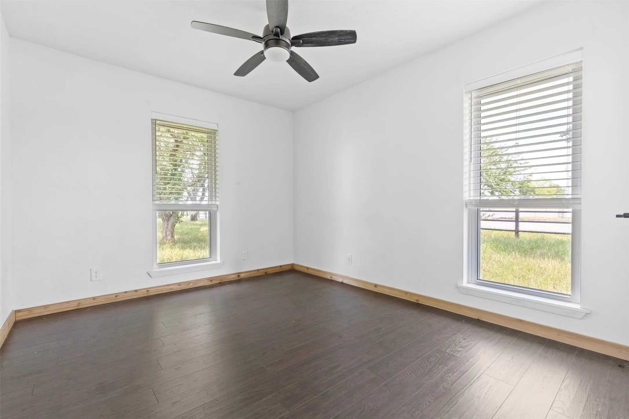 Single Family Residence For Sale in Fannin County , 5772 N State Highway 78, Bonham, Texas 75418, 3 Bedroom, 1 Bathroom, Garage spaces, 1,495 Sqft, built in 1967, mls#21375114, Real Estate Agent in Bonham, Homes For Sale in Fannin county, Homes For Sale in Bonham, Realtor in Bonham Texas, Real Estate Brokerage Independent Realty Texas, Luminita Cordes Realtor