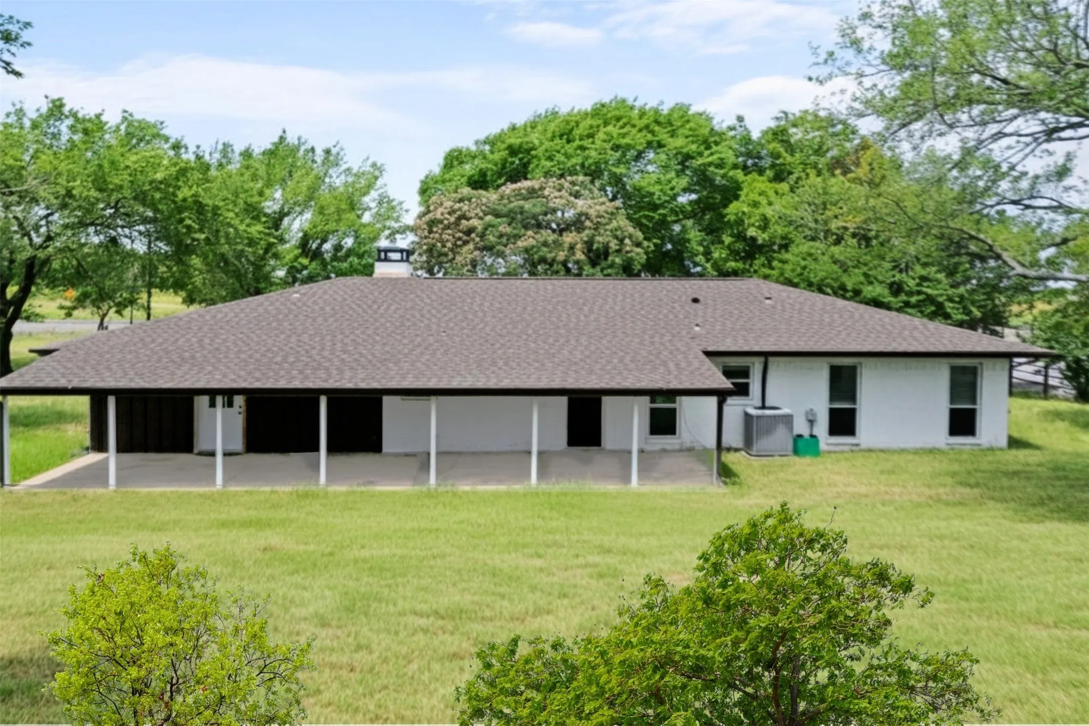 Single Family Residence For Sale in Fannin County , 5772 N State Highway 78, Bonham, Texas 75418, 3 Bedroom, 1 Bathroom, Garage spaces, 1,495 Sqft, built in 1967, mls#21375114, Real Estate Agent in Bonham, Homes For Sale in Fannin county, Homes For Sale in Bonham, Realtor in Bonham Texas, Real Estate Brokerage Independent Realty Texas, Luminita Cordes Realtor