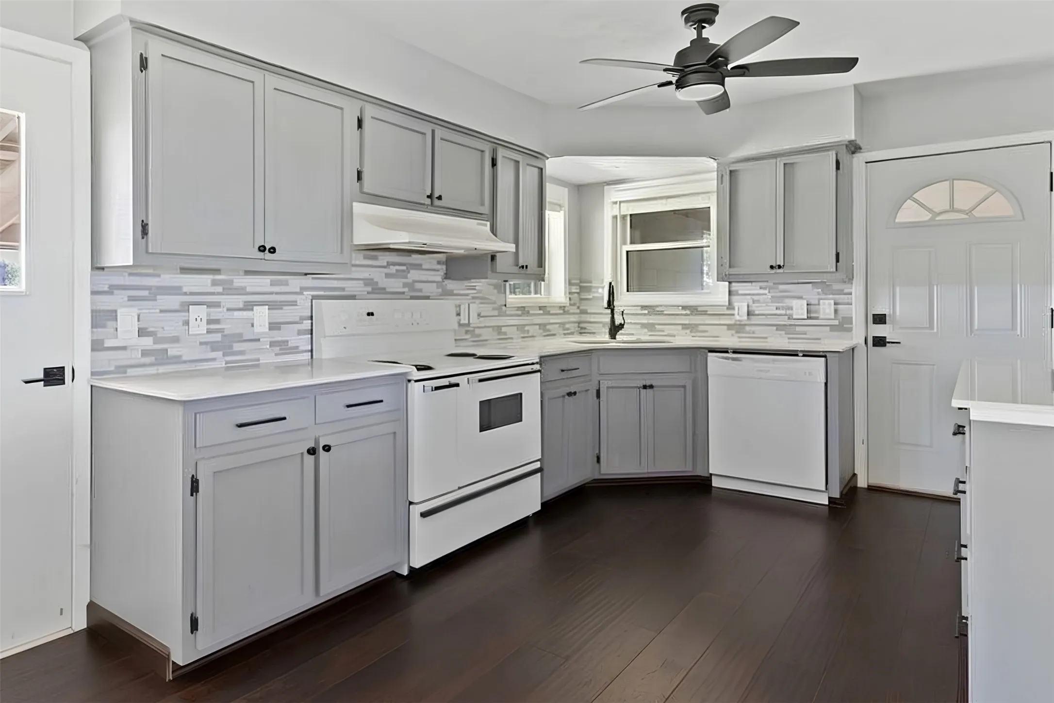 Single Family Residence For Sale in Fannin County , 5772 N State Highway 78, Bonham, Texas 75418, 3 Bedroom, 1 Bathroom, Garage spaces, 1,495 Sqft, built in 1967, mls#21375114, Real Estate Agent in Bonham, Homes For Sale in Fannin county, Homes For Sale in Bonham, Realtor in Bonham Texas, Real Estate Brokerage Independent Realty Texas, Luminita Cordes Realtor