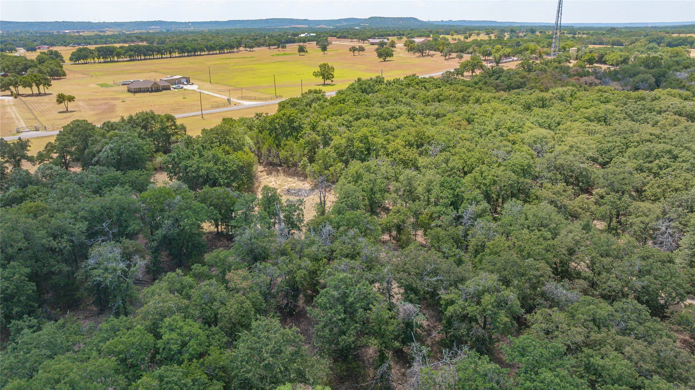 Single Family Residence For Sale in Bosque County , 160 Private Road 2161, Iredell, Texas 76649, 1 Bedroom, 1 Bathroom, 1 Garage spaces, 420 Sqft, built in 2016, mls#21370572, Real Estate Agent in Iredell, Homes For Sale in Bosque county, Homes For Sale in Iredell, Realtor in Iredell Texas, Real Estate Brokerage Independent Realty Texas, Luminita Cordes Realtor