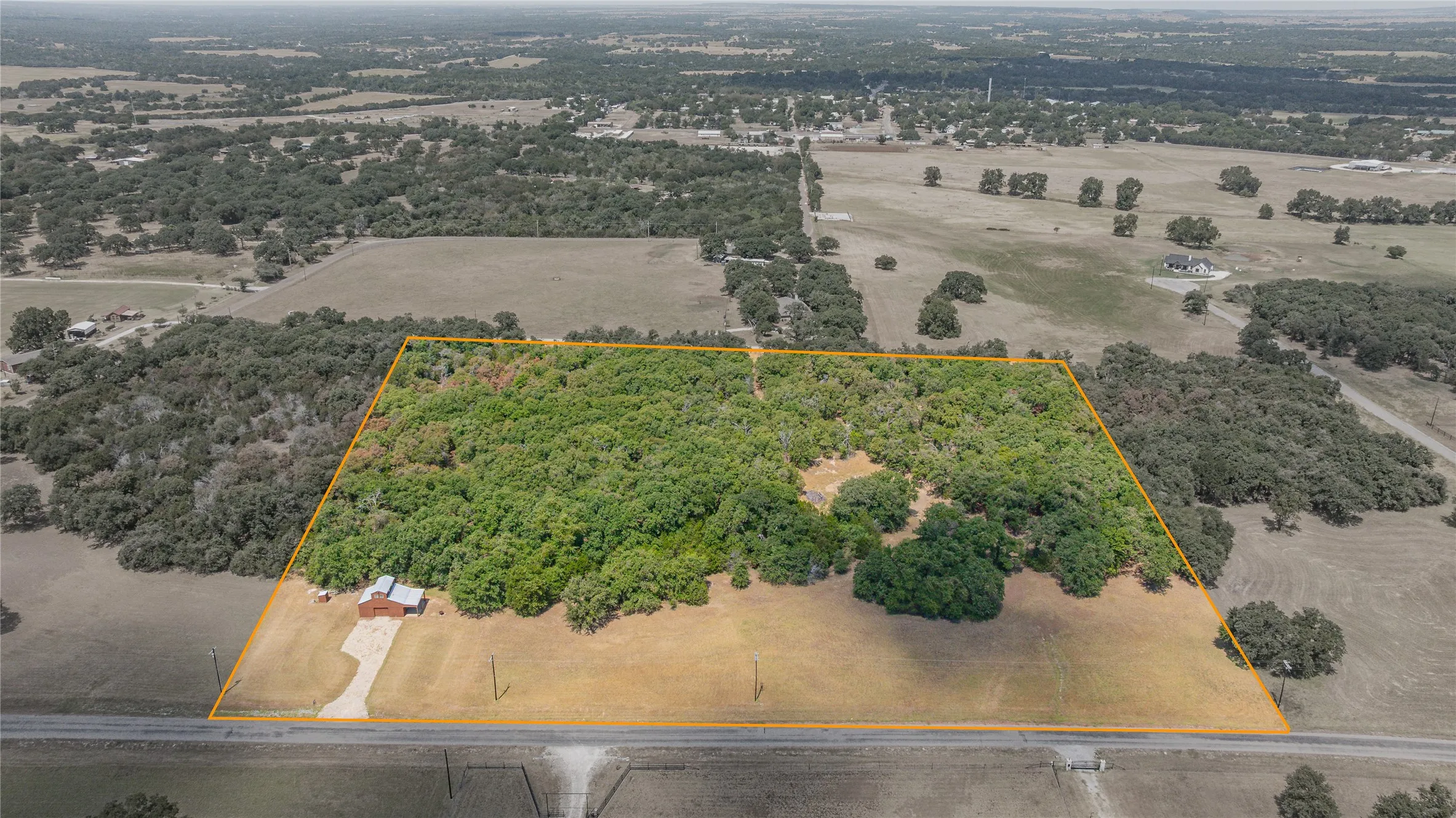 Single Family Residence For Sale in Bosque County , 160 Private Road 2161, Iredell, Texas 76649, 1 Bedroom, 1 Bathroom, 1 Garage spaces, 420 Sqft, built in 2016, mls#21370572, Real Estate Agent in Iredell, Homes For Sale in Bosque county, Homes For Sale in Iredell, Realtor in Iredell Texas, Real Estate Brokerage Independent Realty Texas, Luminita Cordes Realtor