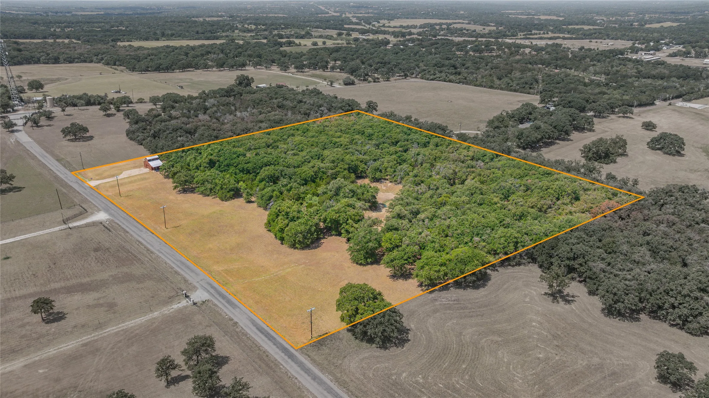 Single Family Residence For Sale in Bosque County , 160 Private Road 2161, Iredell, Texas 76649, 1 Bedroom, 1 Bathroom, 1 Garage spaces, 420 Sqft, built in 2016, mls#21370572, Real Estate Agent in Iredell, Homes For Sale in Bosque county, Homes For Sale in Iredell, Realtor in Iredell Texas, Real Estate Brokerage Independent Realty Texas, Luminita Cordes Realtor