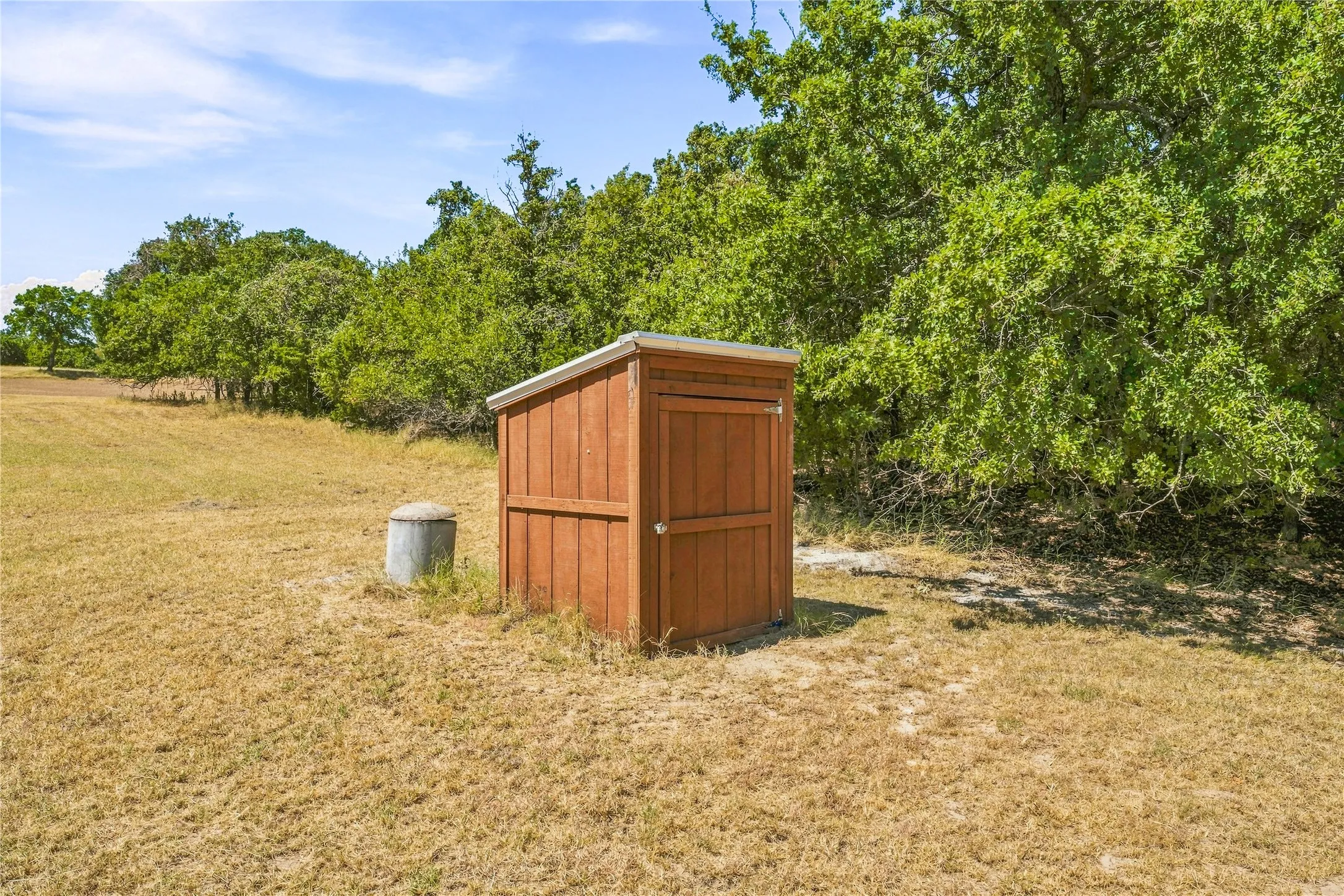 Single Family Residence For Sale in Bosque County , 160 Private Road 2161, Iredell, Texas 76649, 1 Bedroom, 1 Bathroom, 1 Garage spaces, 420 Sqft, built in 2016, mls#21370572, Real Estate Agent in Iredell, Homes For Sale in Bosque county, Homes For Sale in Iredell, Realtor in Iredell Texas, Real Estate Brokerage Independent Realty Texas, Luminita Cordes Realtor
