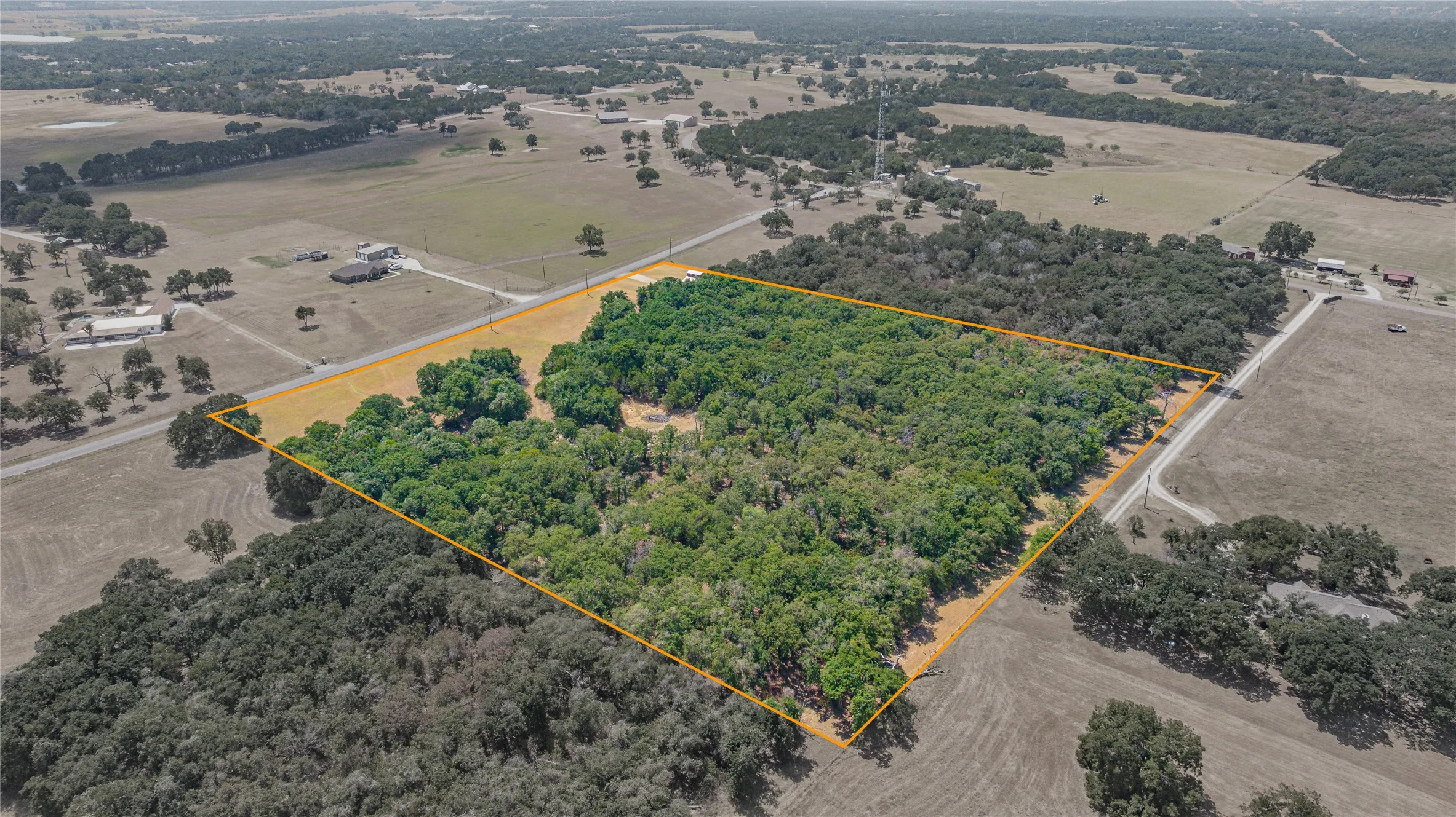 Single Family Residence For Sale in Bosque County , 160 Private Road 2161, Iredell, Texas 76649, 1 Bedroom, 1 Bathroom, 1 Garage spaces, 420 Sqft, built in 2016, mls#21370572, Real Estate Agent in Iredell, Homes For Sale in Bosque county, Homes For Sale in Iredell, Realtor in Iredell Texas, Real Estate Brokerage Independent Realty Texas, Luminita Cordes Realtor