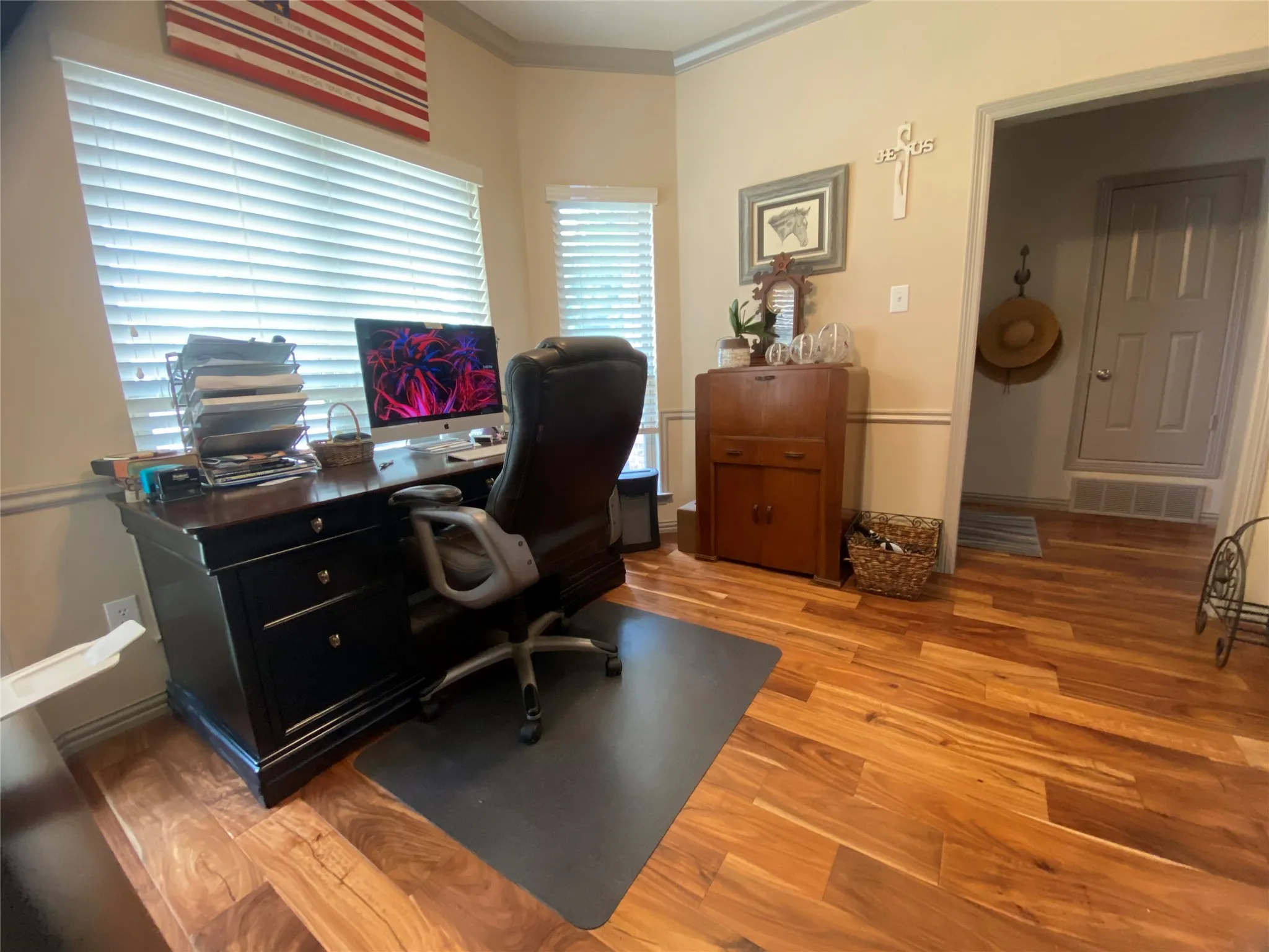 Single Family Residence For Sale in Ellis County , 1631 Greenway Court, Midlothian, Texas 76065, 3 Bedroom, 3 Bathroom, 2 Garage spaces, 1,889 Sqft, built in 1995, mls#21375121, Real Estate Agent in Midlothian, Homes For Sale in Ellis county, Homes For Sale in Midlothian, Realtor in Midlothian Texas, Real Estate Brokerage Independent Realty Texas, Luminita Cordes Realtor