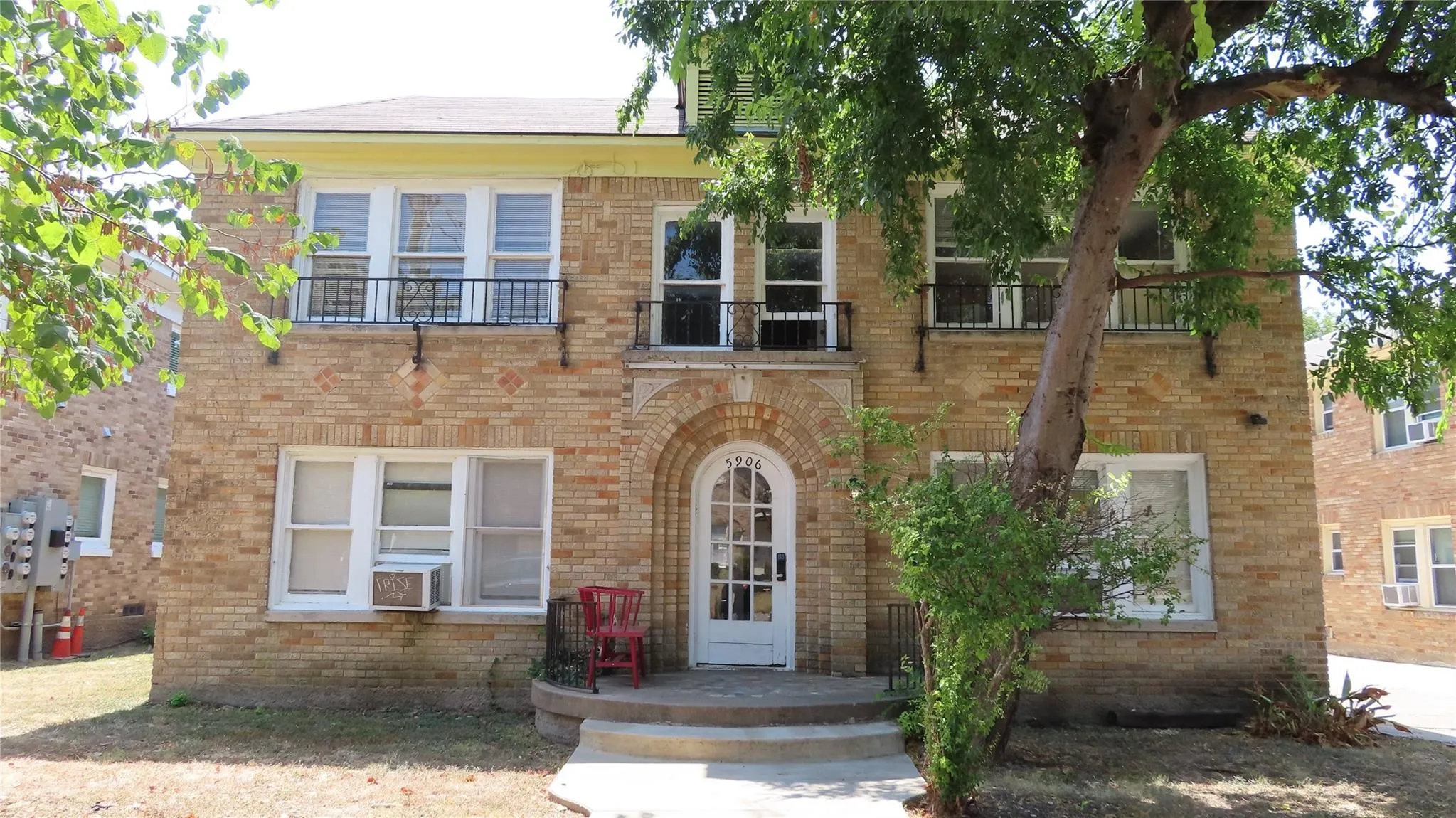 Apartment For Rent in Dallas County , 5906 Oram Street 7, Dallas, Texas 75206, 1 Bedroom, 1 Bathroom, Garage spaces, 650 Sqft, built in 1925, mls#21375124, Real Estate Agent in Dallas, Homes For Rent in Dallas county, Homes For Rent in Dallas, Realtor in Dallas Texas, Real Estate Brokerage Independent Realty Texas, Luminita Cordes Realtor