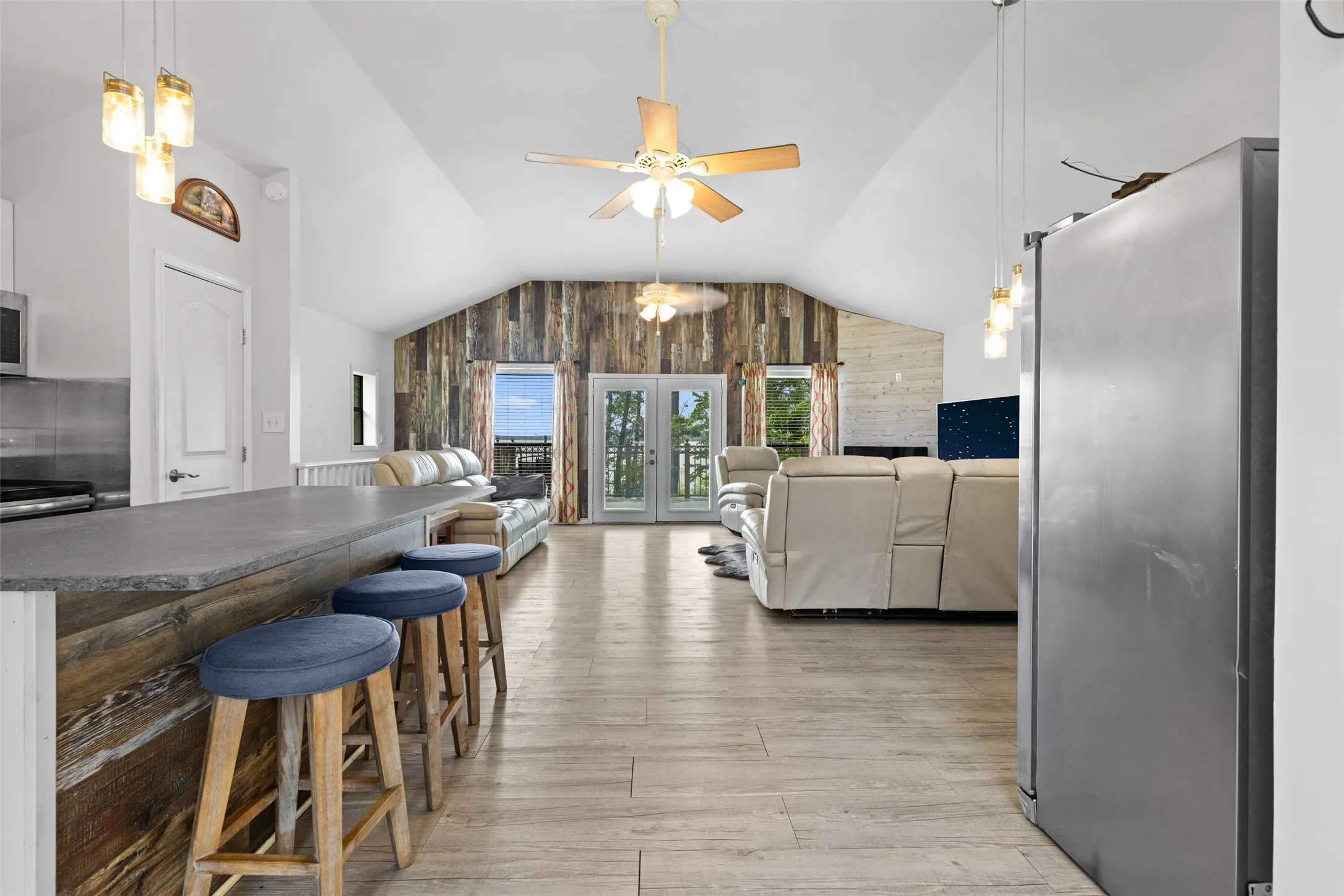 Single Family Residence For Sale in Marion County , 670 Redbud Drive, Avinger, Texas 75630, 2 Bedroom, 2 Bathroom, Garage spaces, 1,500 Sqft, built in 1999, mls#21374771, Real Estate Agent in Avinger, Homes For Sale in Marion county, Homes For Sale in Avinger, Realtor in Avinger Texas, Real Estate Brokerage Independent Realty Texas, Luminita Cordes Realtor