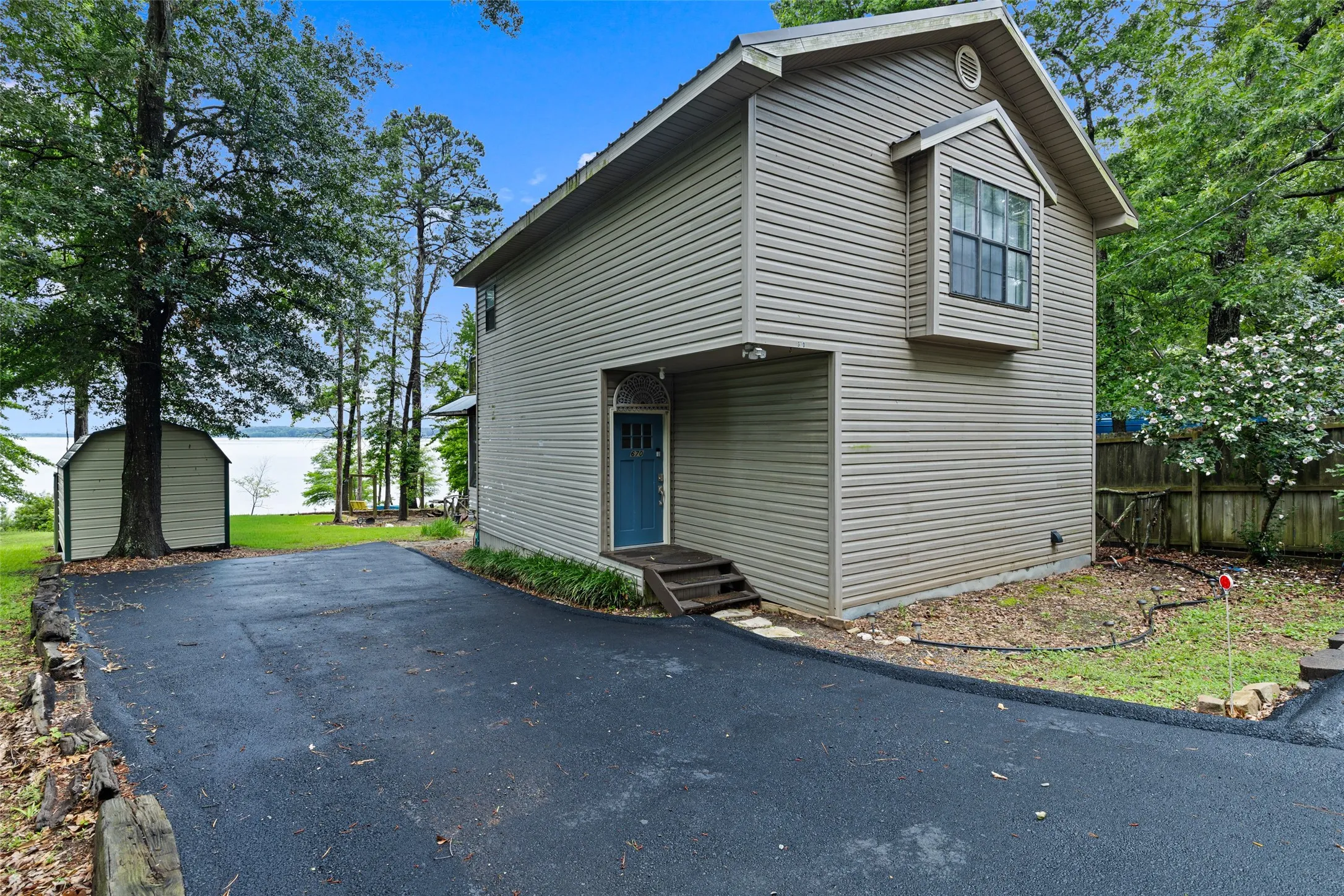 Single Family Residence For Sale in Marion County , 670 Redbud Drive, Avinger, Texas 75630, 2 Bedroom, 2 Bathroom, Garage spaces, 1,500 Sqft, built in 1999, mls#21374771, Real Estate Agent in Avinger, Homes For Sale in Marion county, Homes For Sale in Avinger, Realtor in Avinger Texas, Real Estate Brokerage Independent Realty Texas, Luminita Cordes Realtor