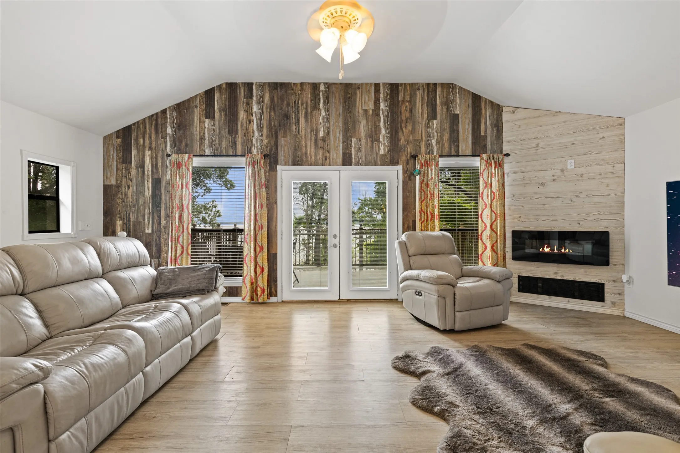 Single Family Residence For Sale in Marion County , 670 Redbud Drive, Avinger, Texas 75630, 2 Bedroom, 2 Bathroom, Garage spaces, 1,500 Sqft, built in 1999, mls#21374771, Real Estate Agent in Avinger, Homes For Sale in Marion county, Homes For Sale in Avinger, Realtor in Avinger Texas, Real Estate Brokerage Independent Realty Texas, Luminita Cordes Realtor