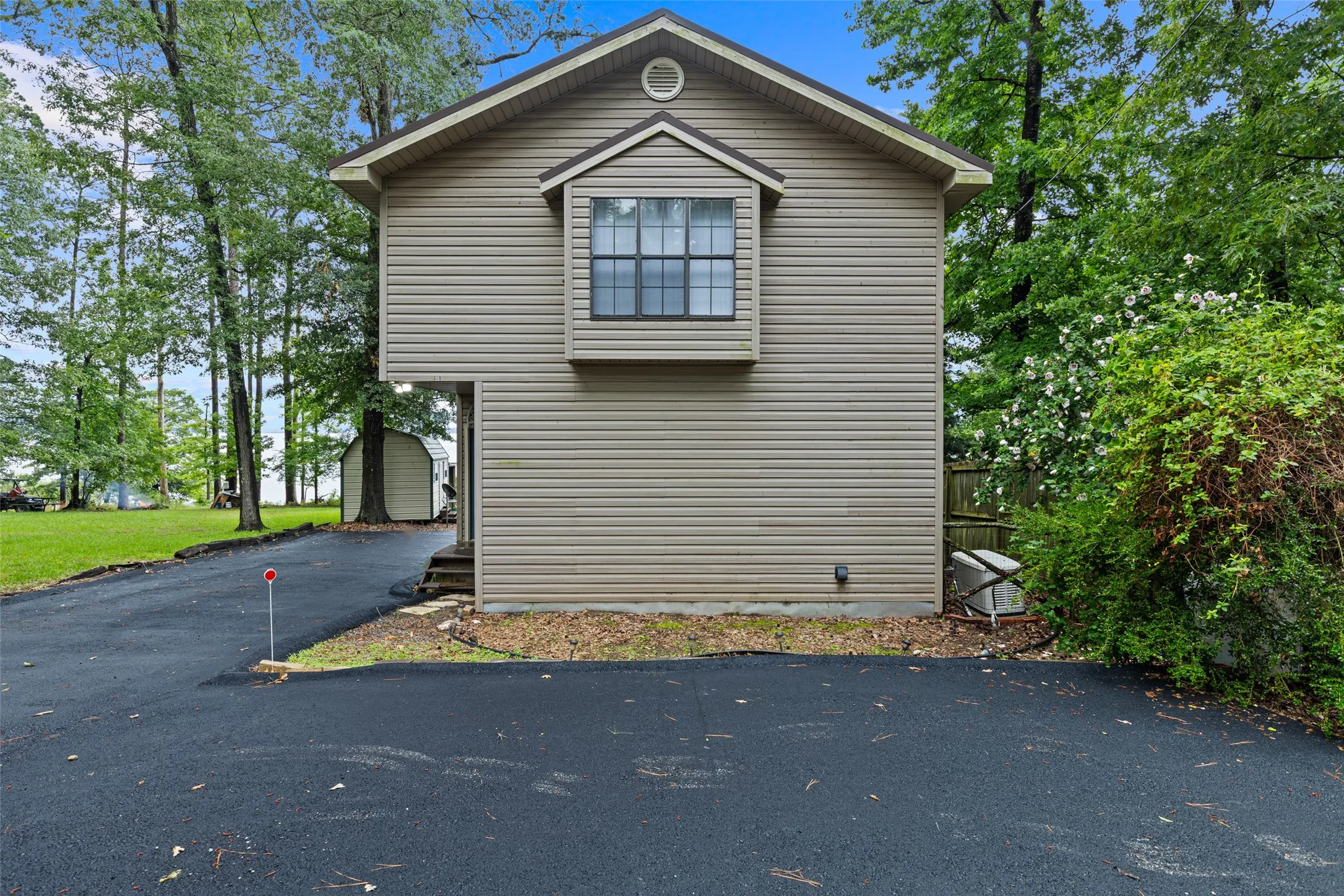 Single Family Residence For Sale in Marion County , 670 Redbud Drive, Avinger, Texas 75630, 2 Bedroom, 2 Bathroom, Garage spaces, 1,500 Sqft, built in 1999, mls#21374771, Real Estate Agent in Avinger, Homes For Sale in Marion county, Homes For Sale in Avinger, Realtor in Avinger Texas, Real Estate Brokerage Independent Realty Texas, Luminita Cordes Realtor