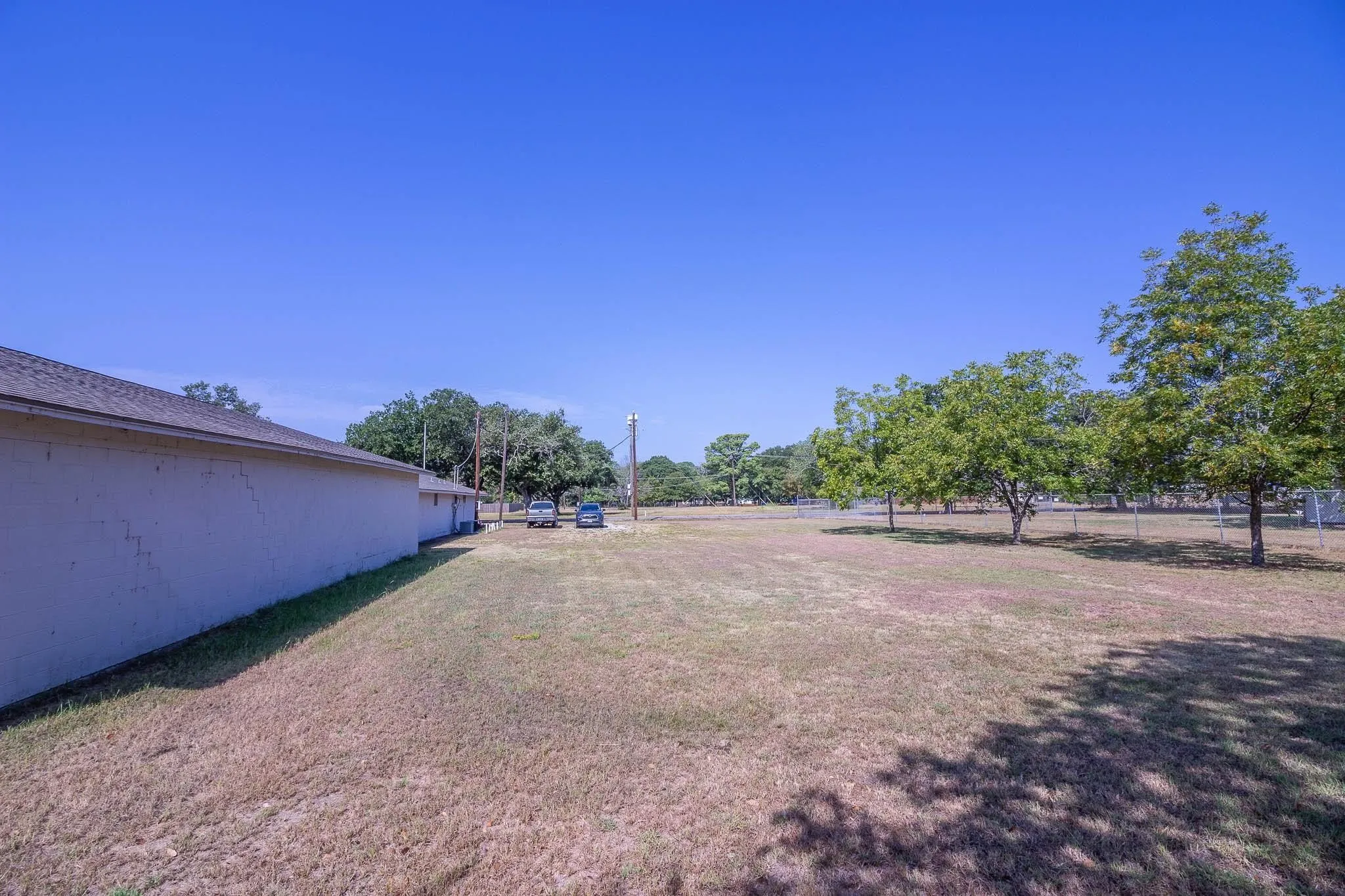 Business For Sale in Henderson County , 402 Legendary Lane, Gun Barrel City, Texas 75156, 0, 0, Garage spaces, 0 Sqft, built in 1975, mls#21375102, Real Estate Agent in Gun Barrel City, Homes For Sale in Henderson county, Homes For Sale in Gun Barrel City, Realtor in Gun Barrel City Texas, Real Estate Brokerage Independent Realty Texas, Luminita Cordes Realtor