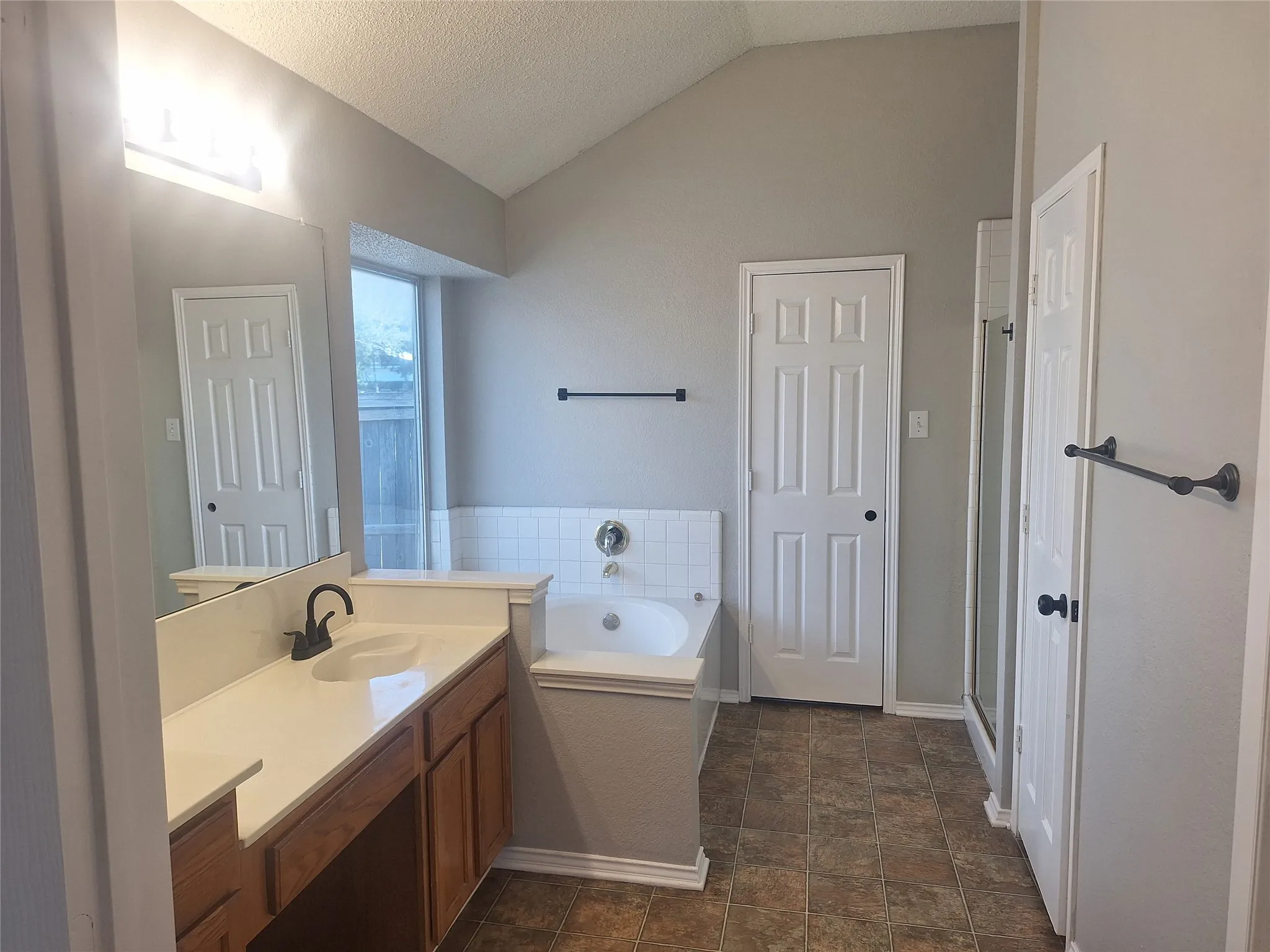 Single Family Residence For Rent in Tarrant County , 3516 Paladin Place, Fort Worth, Texas 76137, 3 Bedroom, 2 Bathroom, 2 Garage spaces, 1,859 Sqft, built in 1998, mls#21375067, Real Estate Agent in Fort Worth, Homes For Rent in Tarrant county, Homes For Rent in Fort Worth, Realtor in Fort Worth Texas, Real Estate Brokerage Independent Realty Texas, Luminita Cordes Realtor