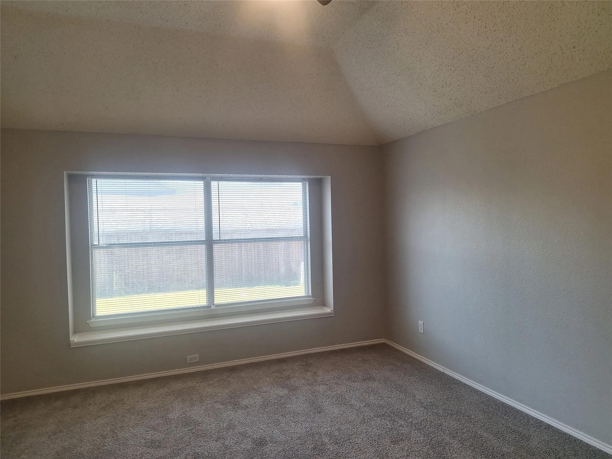 Single Family Residence For Rent in Tarrant County , 3516 Paladin Place, Fort Worth, Texas 76137, 3 Bedroom, 2 Bathroom, 2 Garage spaces, 1,859 Sqft, built in 1998, mls#21375067, Real Estate Agent in Fort Worth, Homes For Rent in Tarrant county, Homes For Rent in Fort Worth, Realtor in Fort Worth Texas, Real Estate Brokerage Independent Realty Texas, Luminita Cordes Realtor