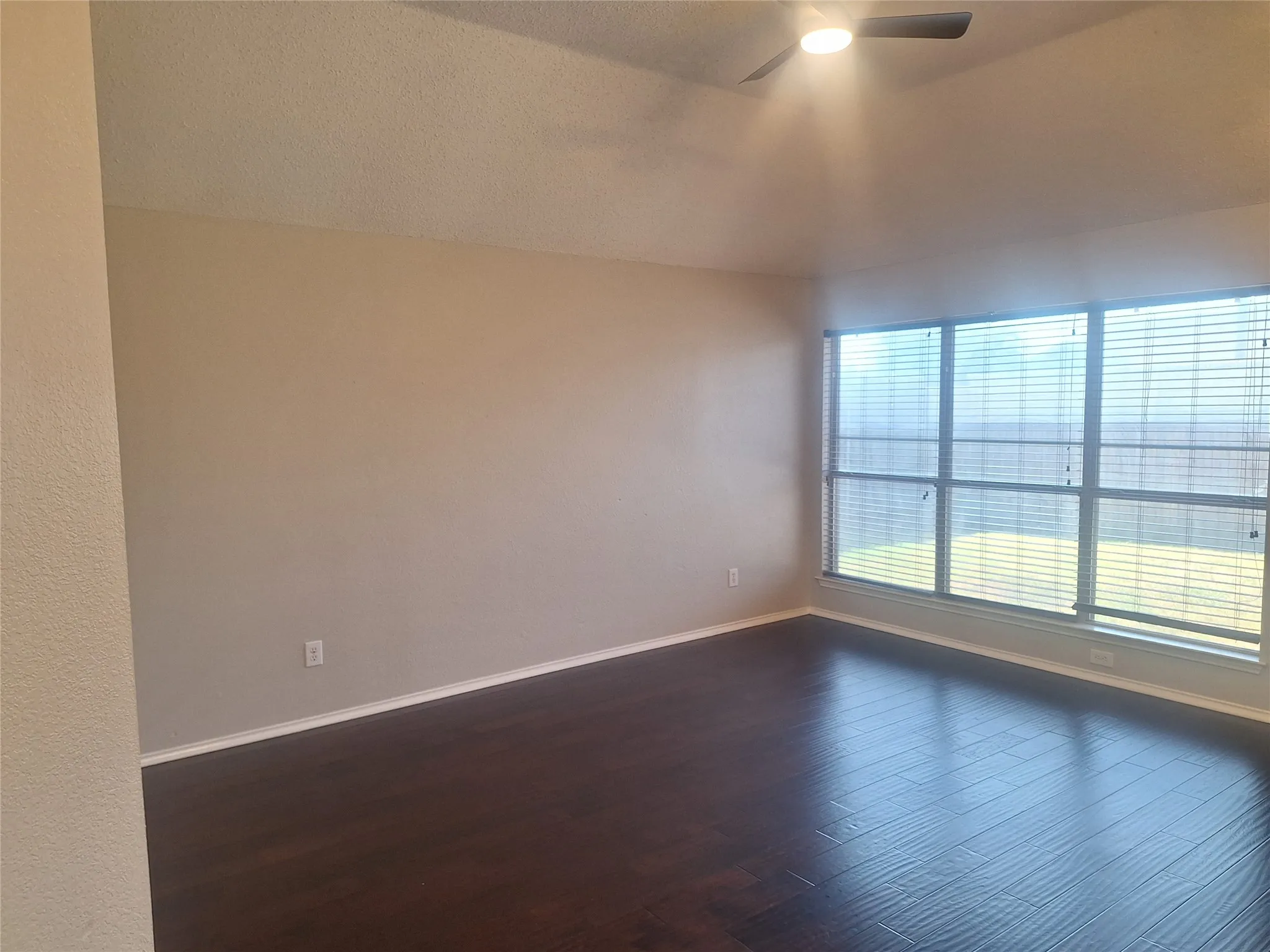 Single Family Residence For Rent in Tarrant County , 3516 Paladin Place, Fort Worth, Texas 76137, 3 Bedroom, 2 Bathroom, 2 Garage spaces, 1,859 Sqft, built in 1998, mls#21375067, Real Estate Agent in Fort Worth, Homes For Rent in Tarrant county, Homes For Rent in Fort Worth, Realtor in Fort Worth Texas, Real Estate Brokerage Independent Realty Texas, Luminita Cordes Realtor